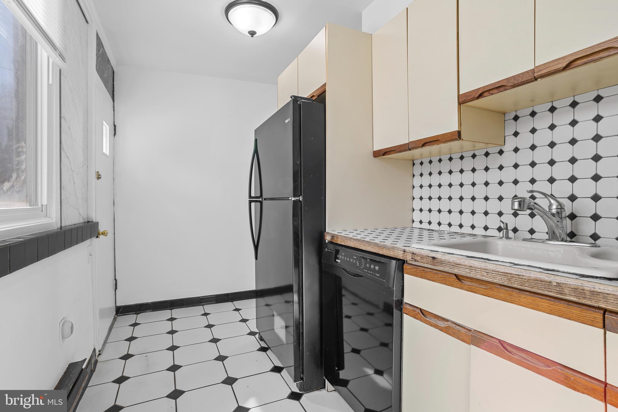 ROXBOROUGH - Residential