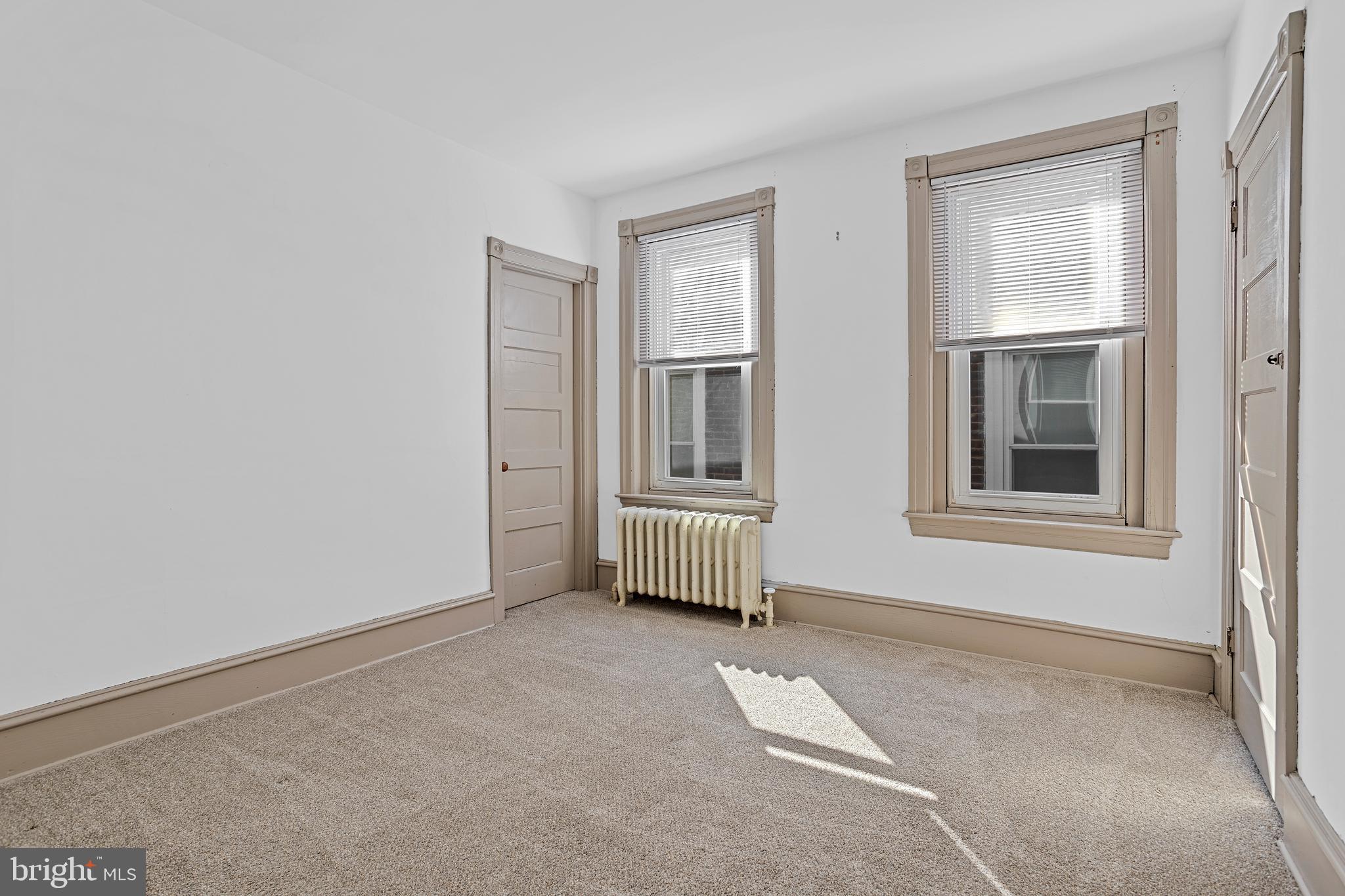 ROXBOROUGH - Residential