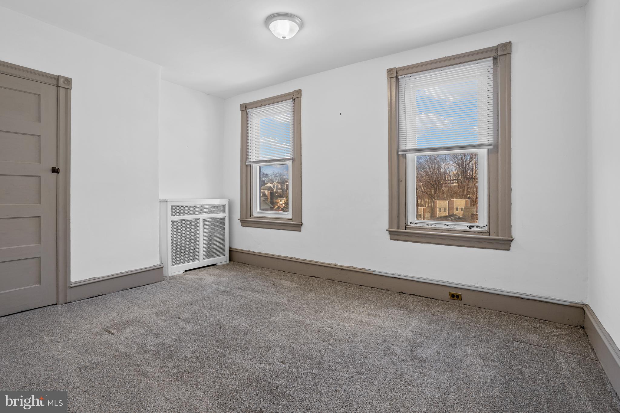 ROXBOROUGH - Residential