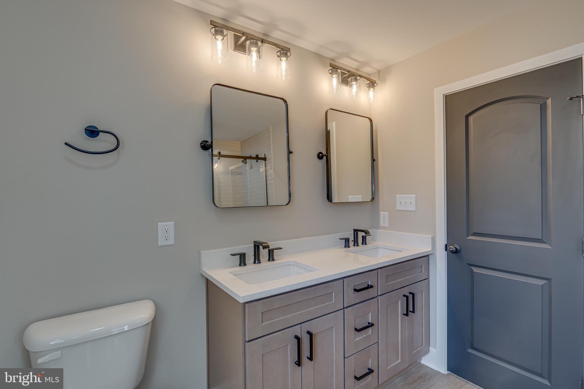 MIDDLE CREEK MANOR - Residential