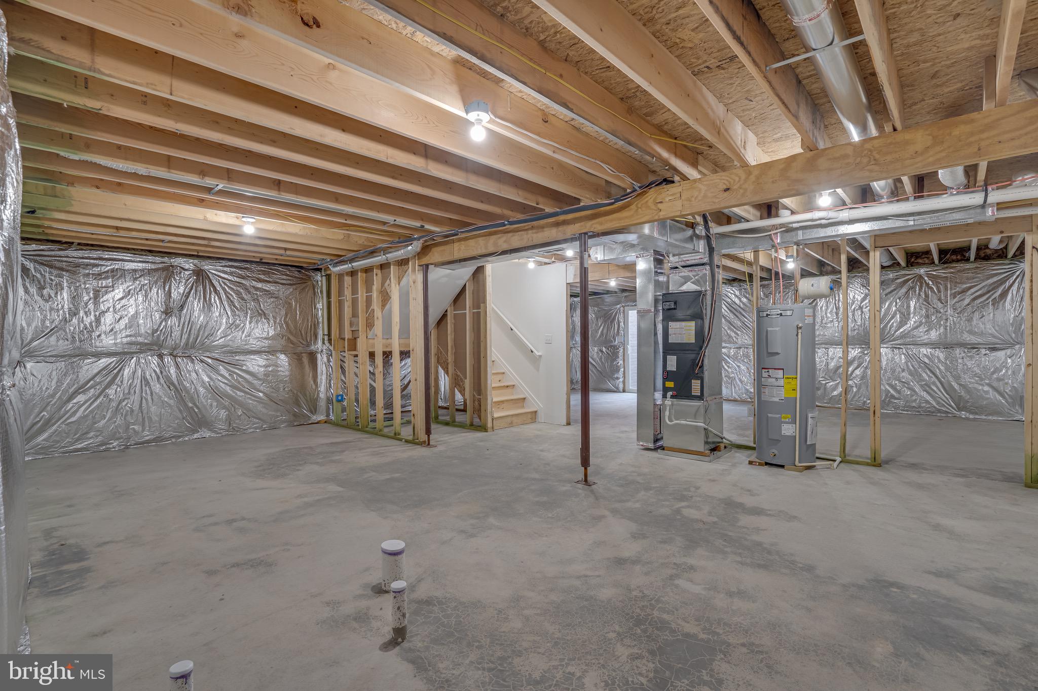 MIDDLE CREEK MANOR - Residential