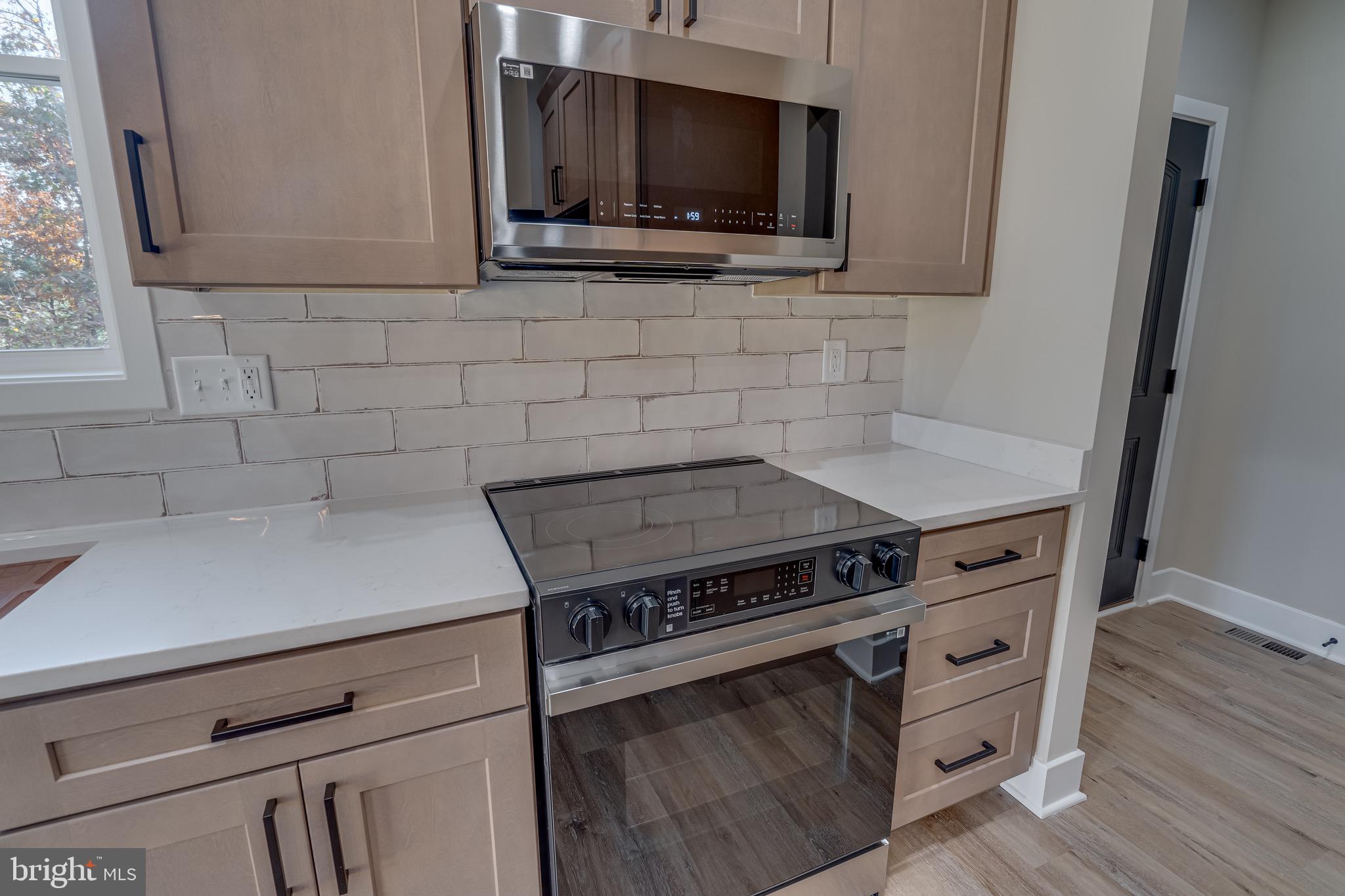 MIDDLE CREEK MANOR - Residential