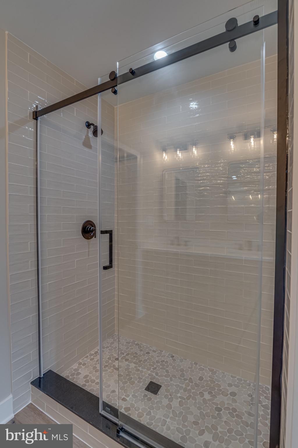 MIDDLE CREEK MANOR - Residential