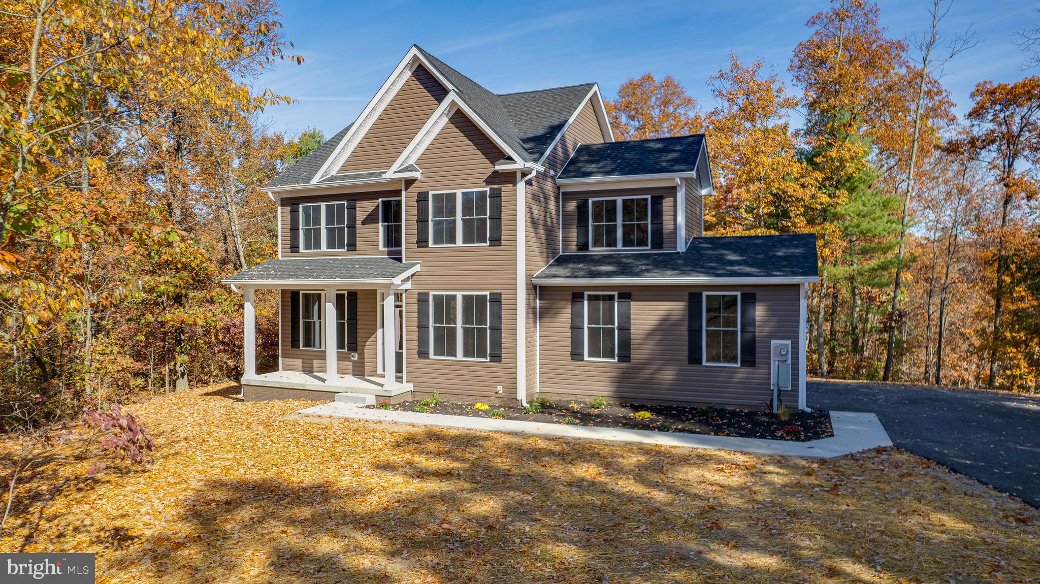 MIDDLE CREEK MANOR - Residential