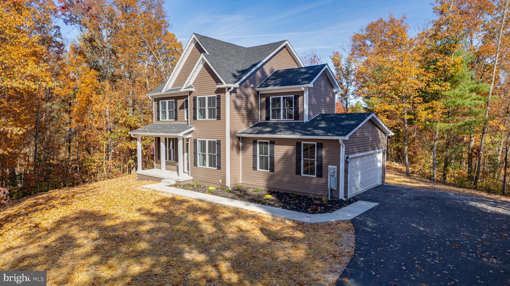 MIDDLE CREEK MANOR - Residential