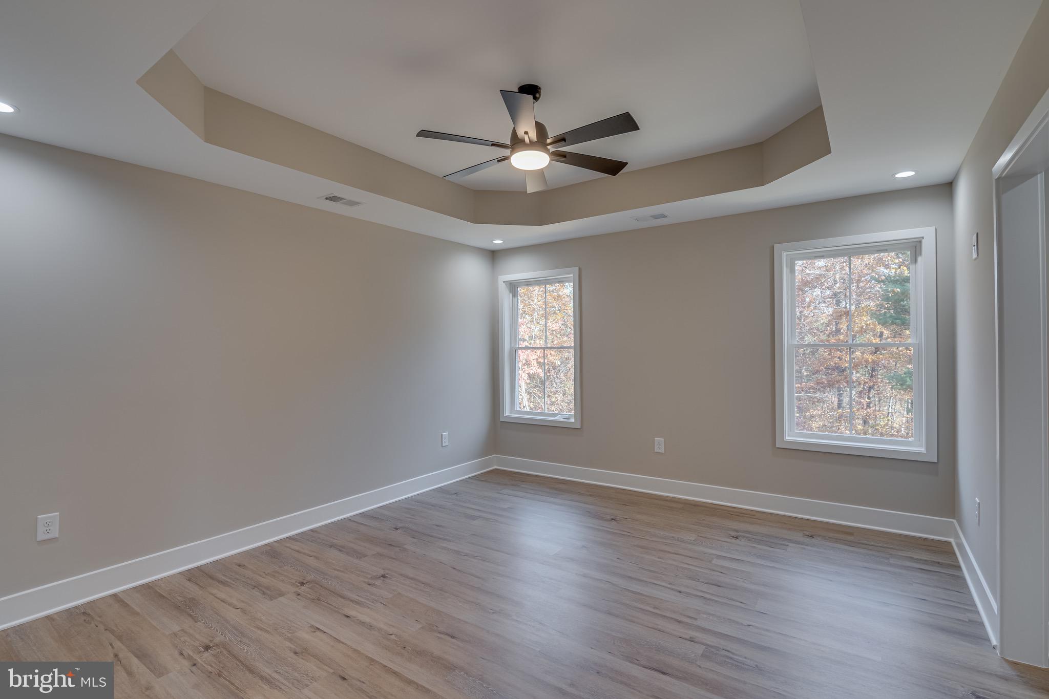 MIDDLE CREEK MANOR - Residential