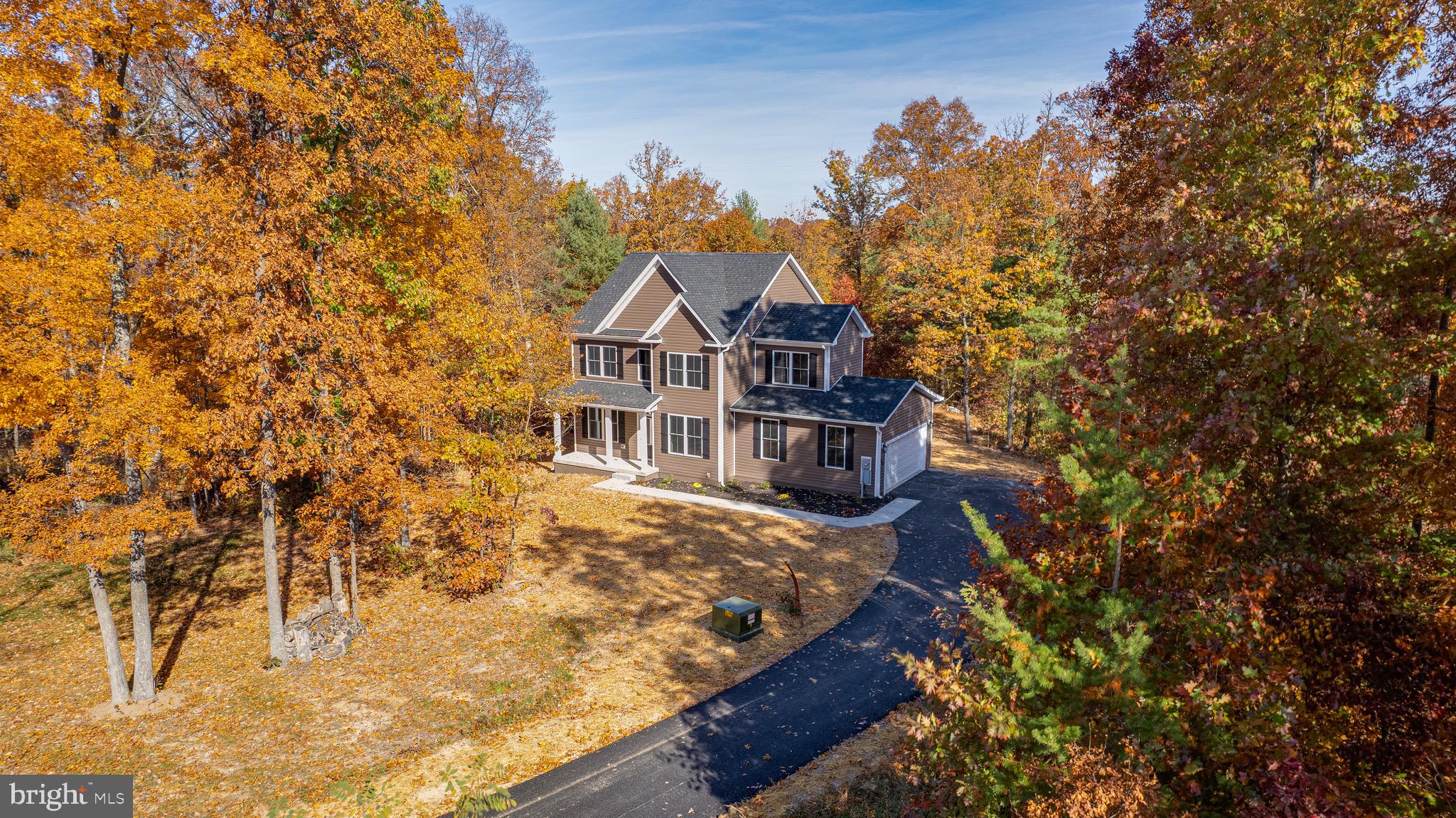 MIDDLE CREEK MANOR - Residential