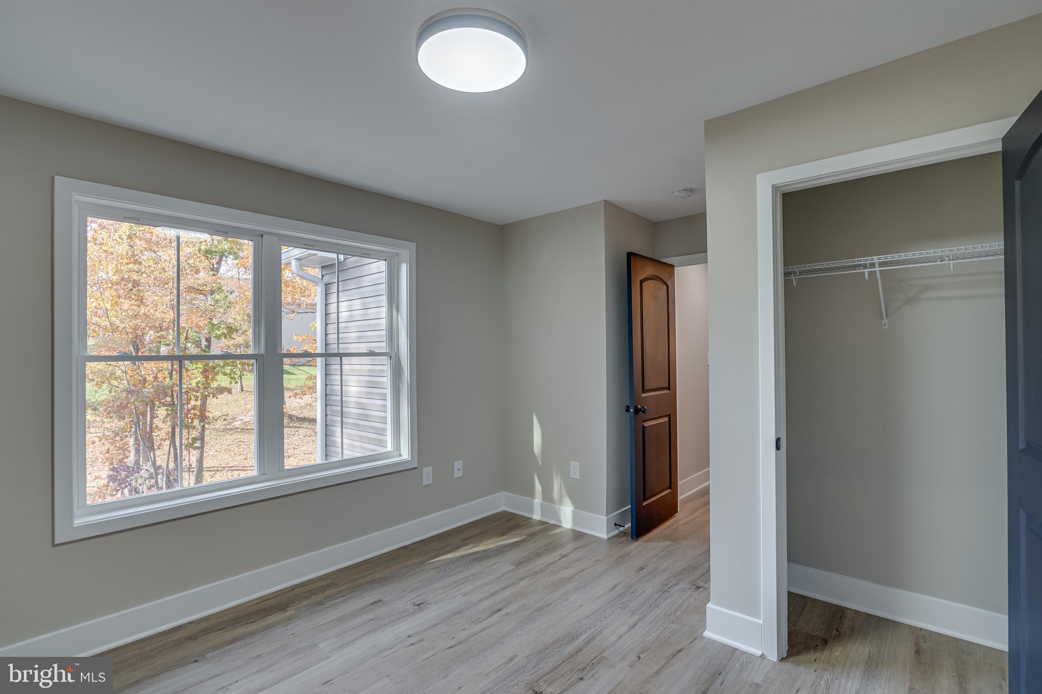 MIDDLE CREEK MANOR - Residential