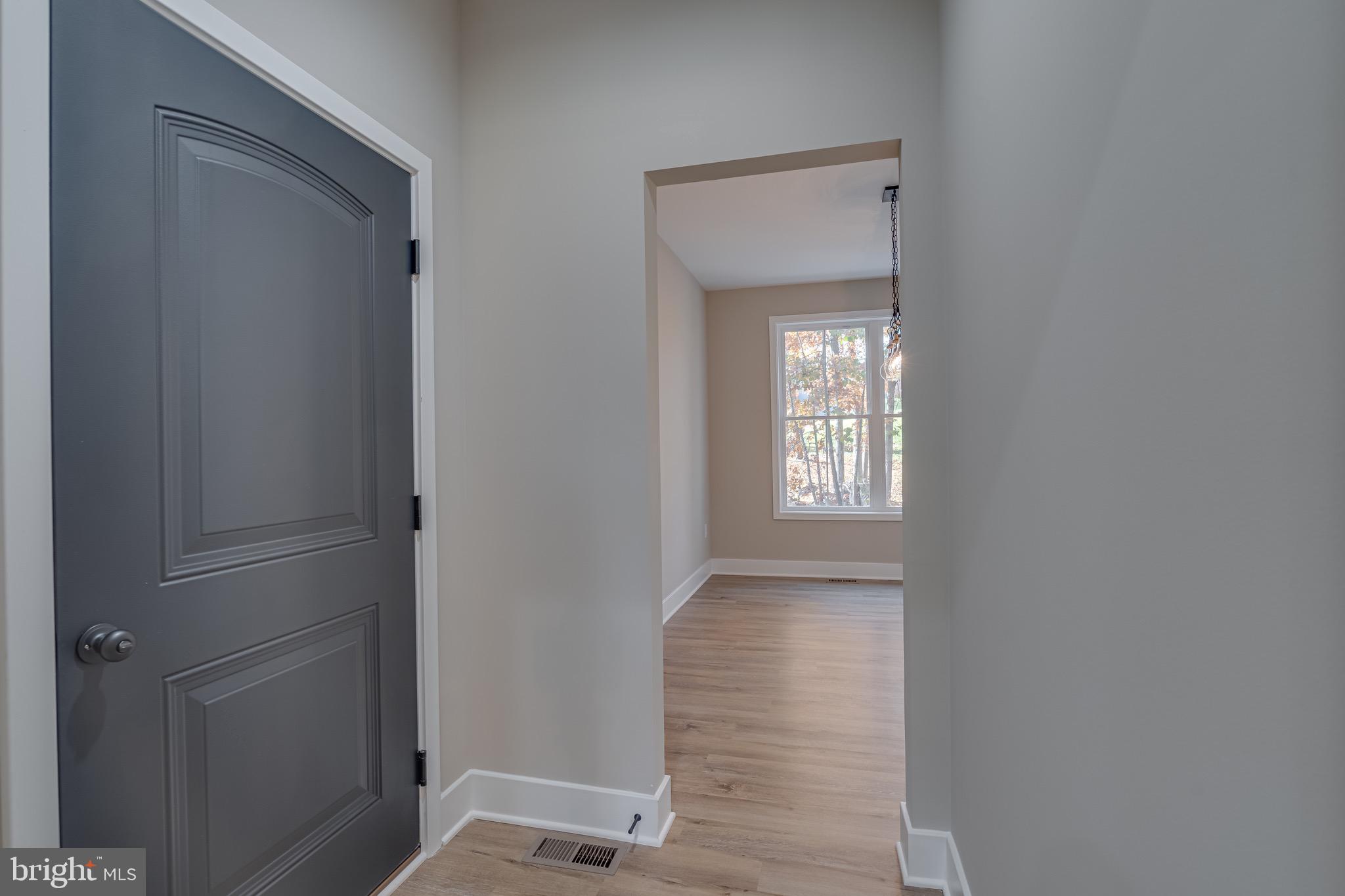 MIDDLE CREEK MANOR - Residential