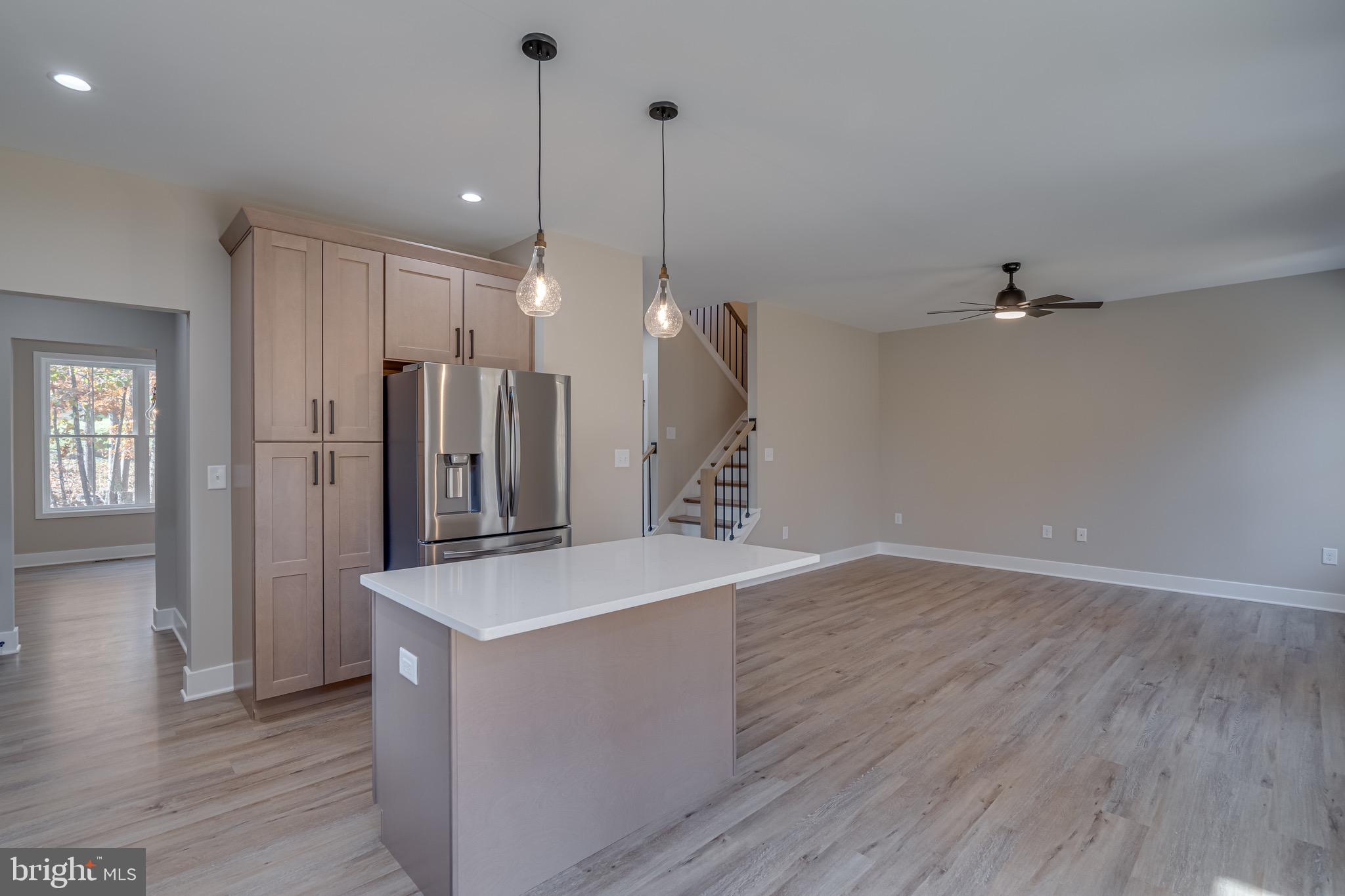 MIDDLE CREEK MANOR - Residential