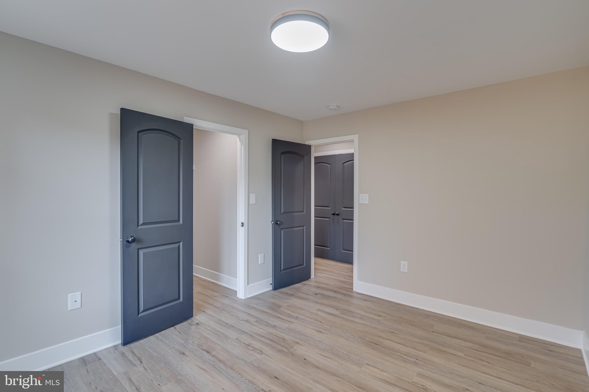 MIDDLE CREEK MANOR - Residential