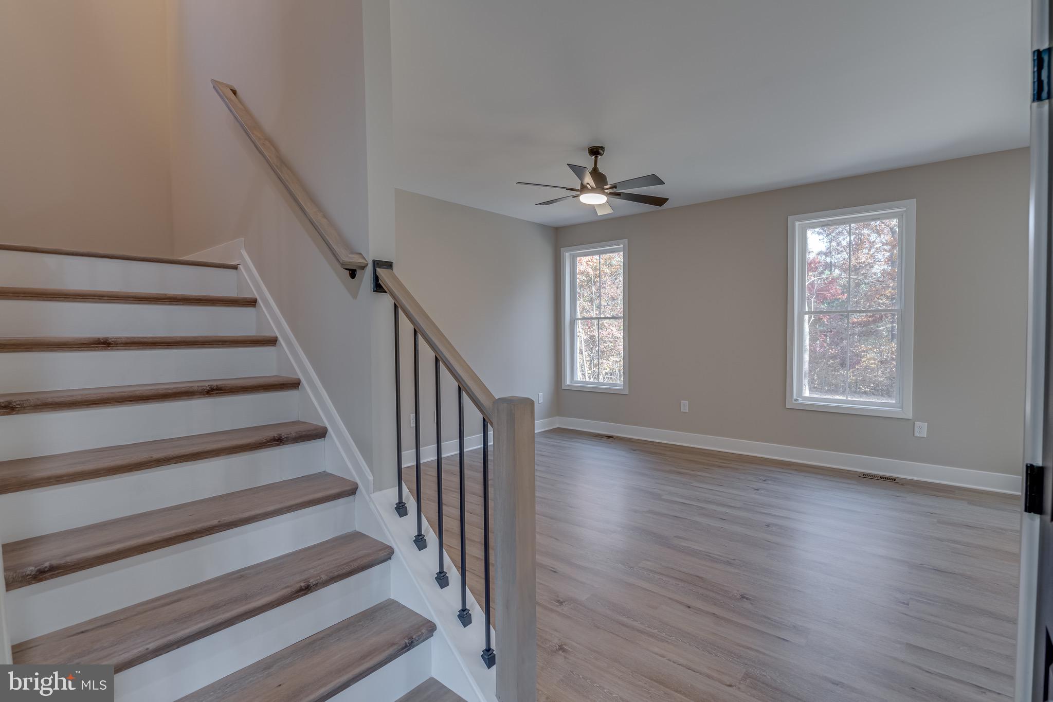 MIDDLE CREEK MANOR - Residential