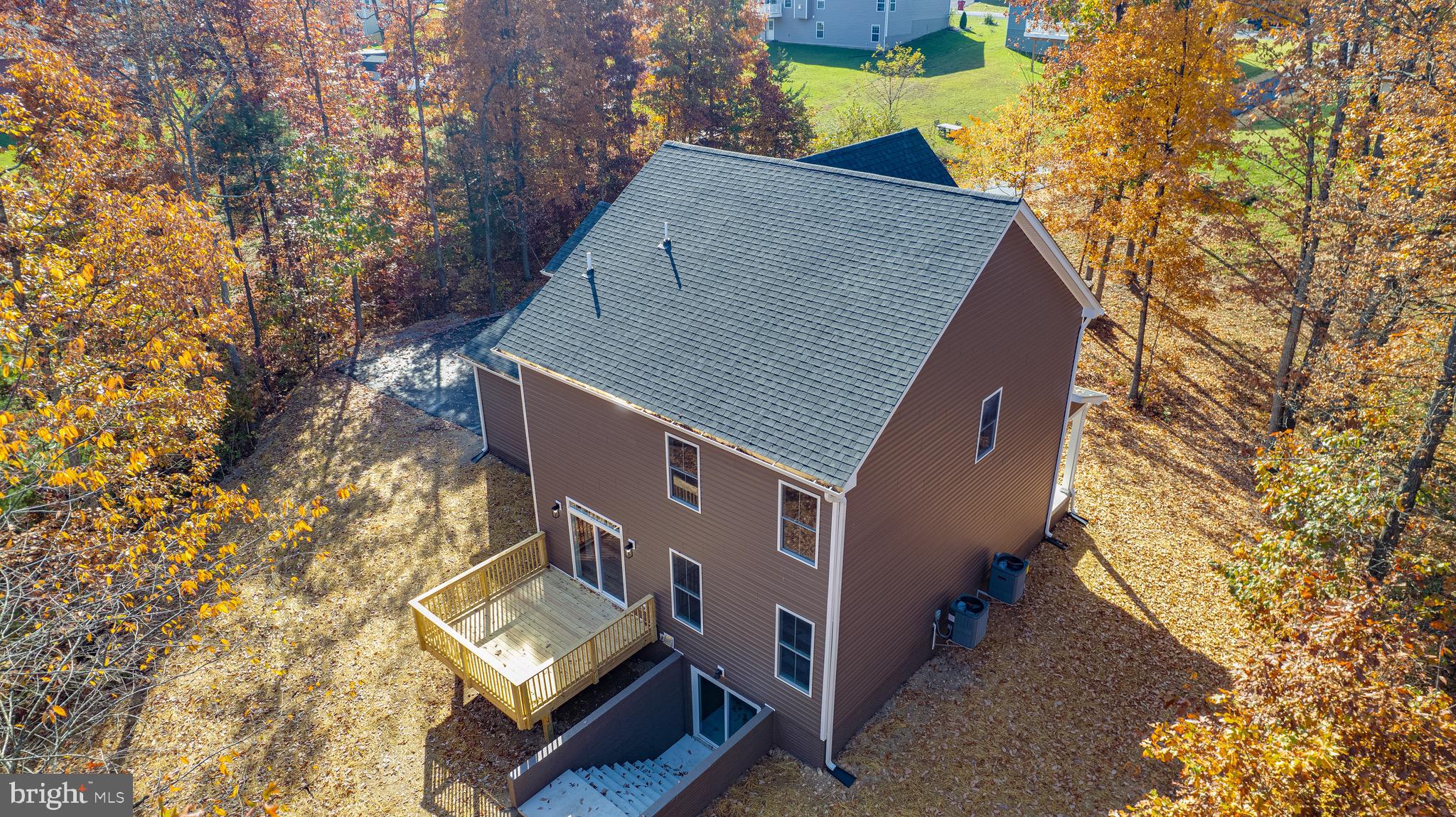 MIDDLE CREEK MANOR - Residential