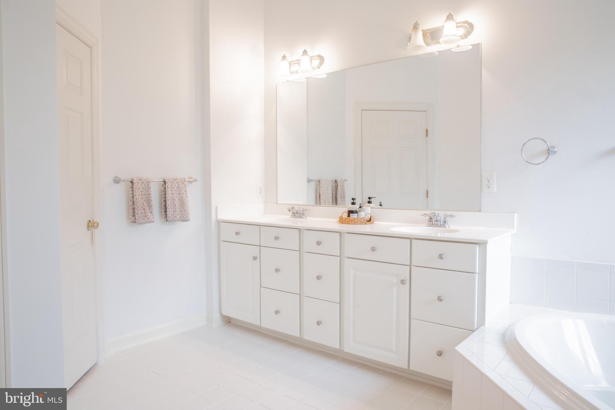 VILLAGES OF URBANA - Residential Lease