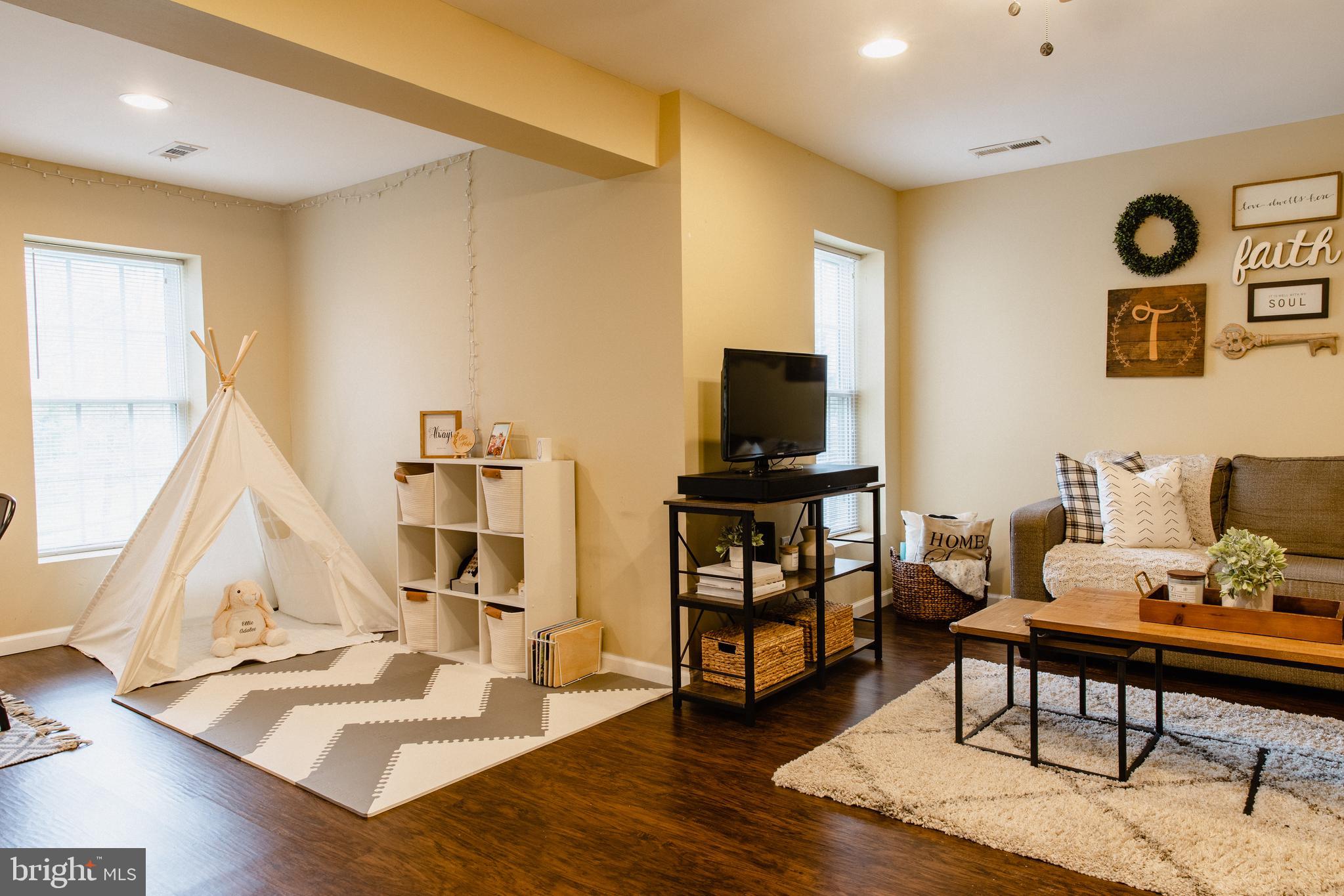 VILLAGES OF URBANA - Residential Lease