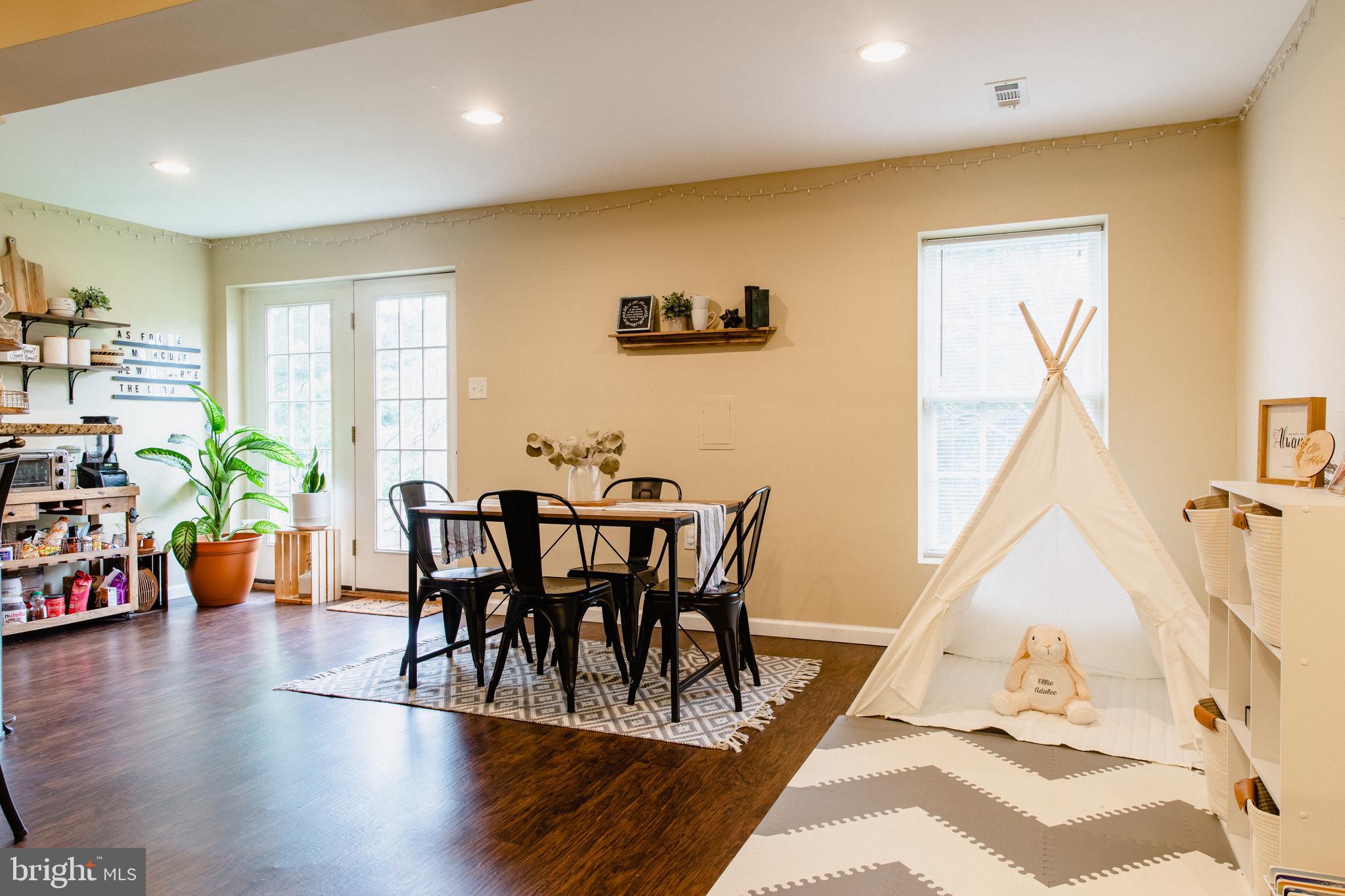 VILLAGES OF URBANA - Residential Lease