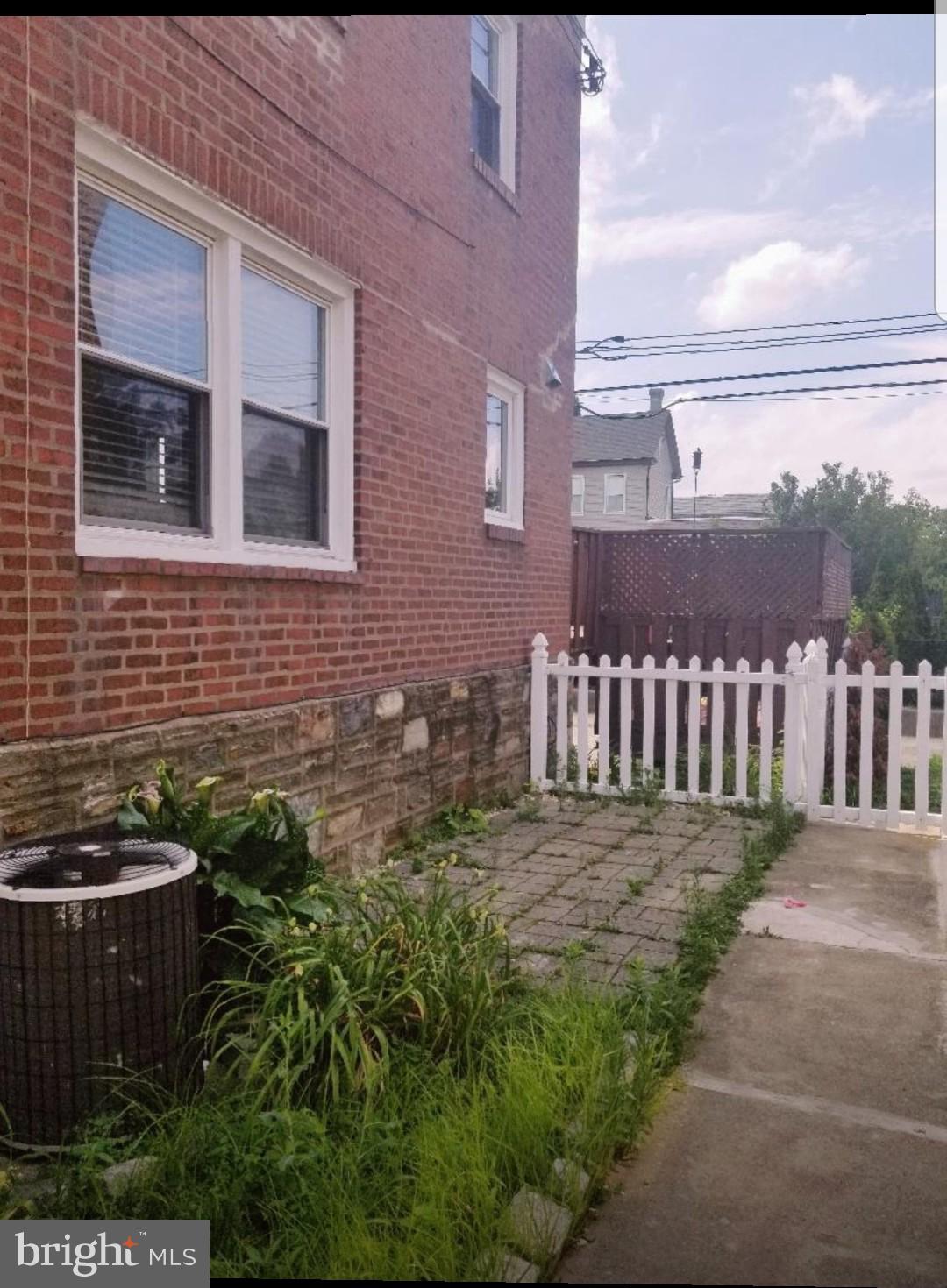 MAYFAIR - Residential Lease