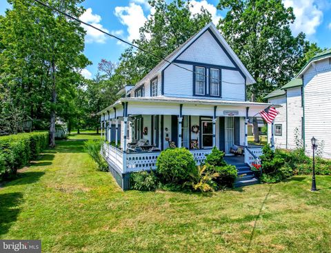 104 G STREET MOUNTAIN LAKE PARK MD 21550