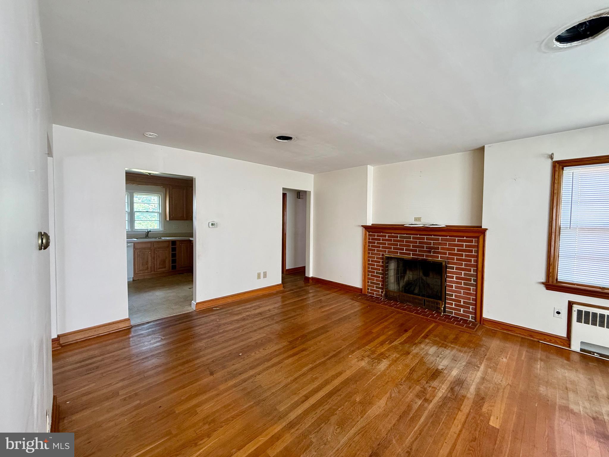 10916 ALLEN AVENUE
