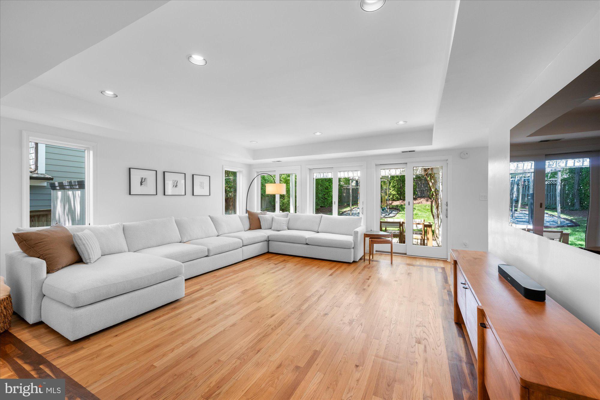 BRADLEY HILLS - Residential