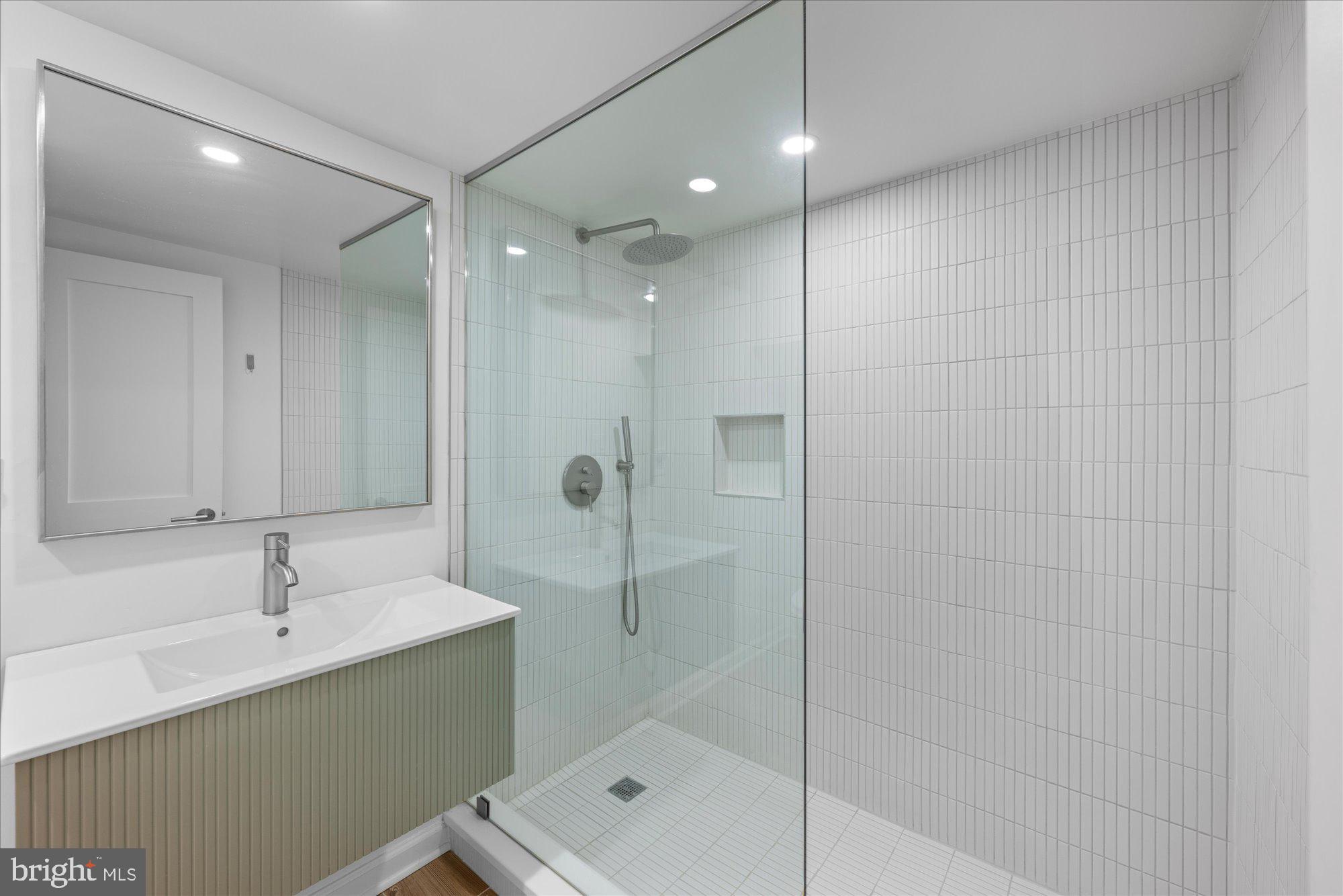 BRADLEY HILLS - Residential