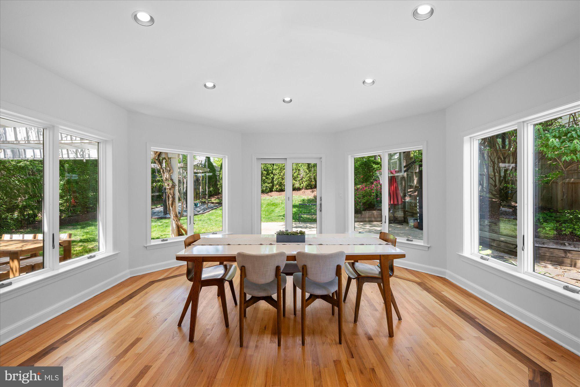 BRADLEY HILLS - Residential