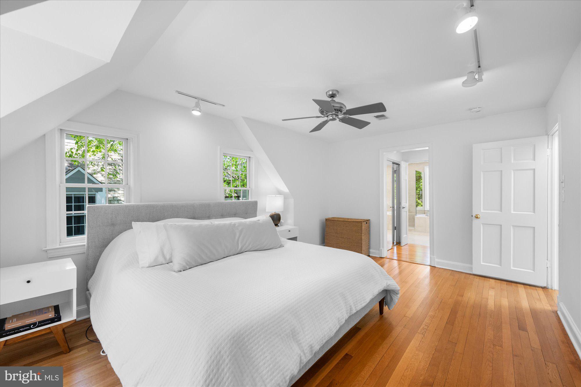 BRADLEY HILLS - Residential