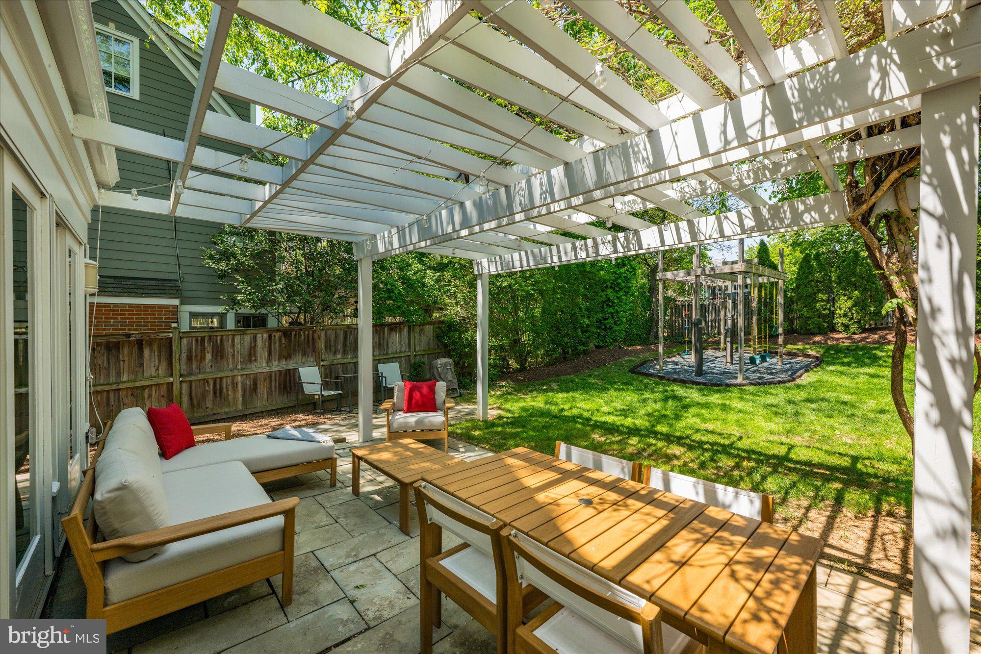 BRADLEY HILLS - Residential