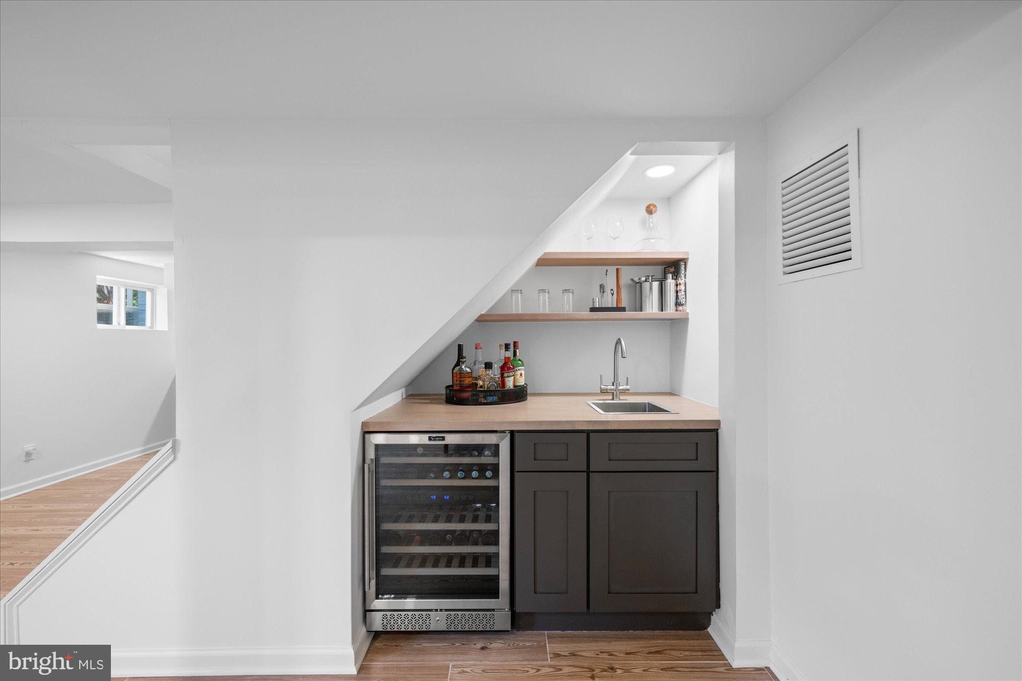 BRADLEY HILLS - Residential