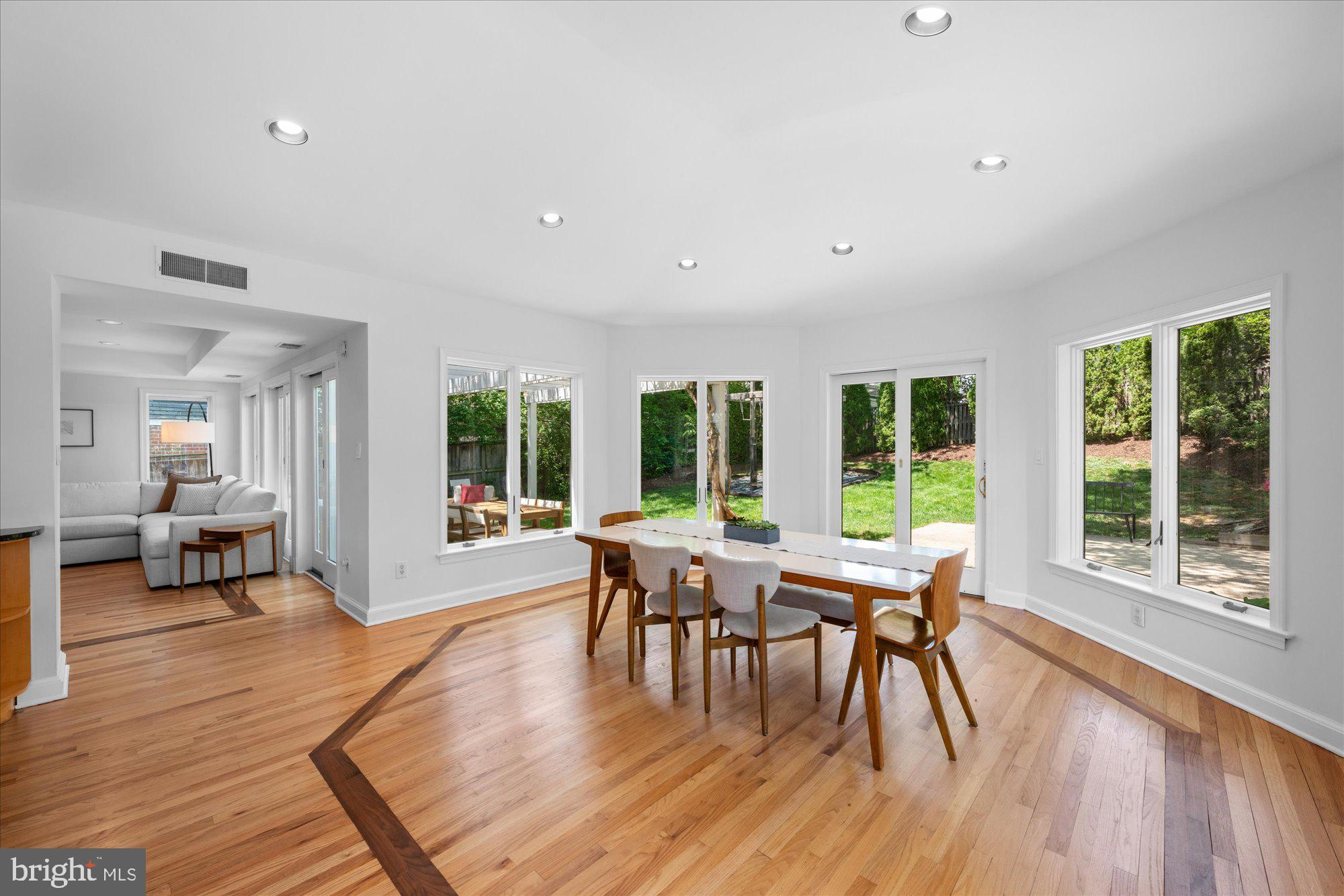 BRADLEY HILLS - Residential