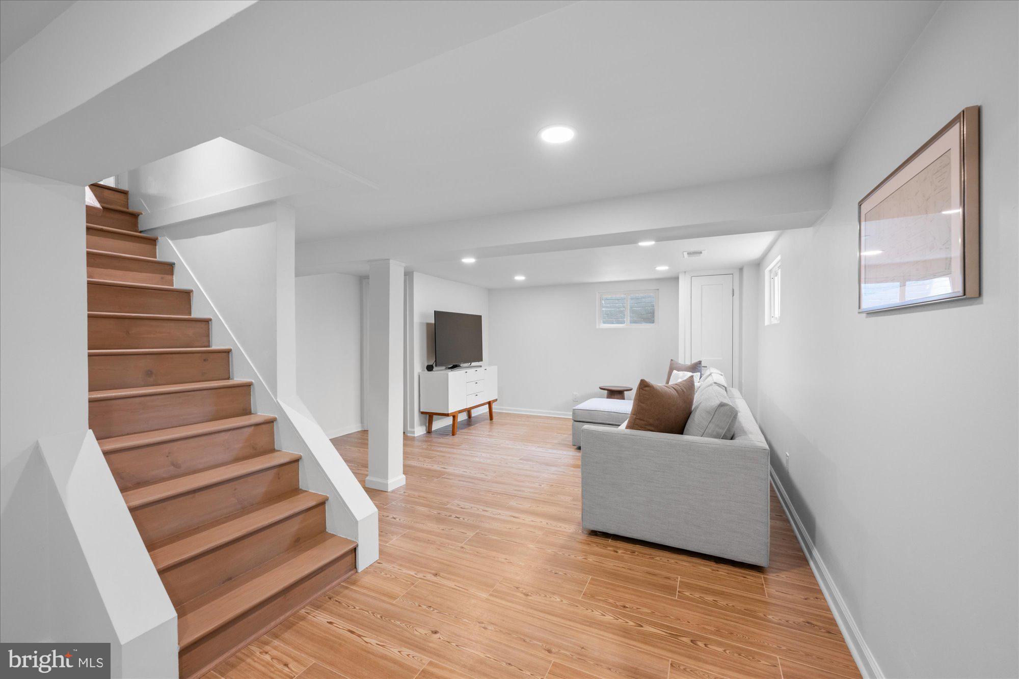 BRADLEY HILLS - Residential