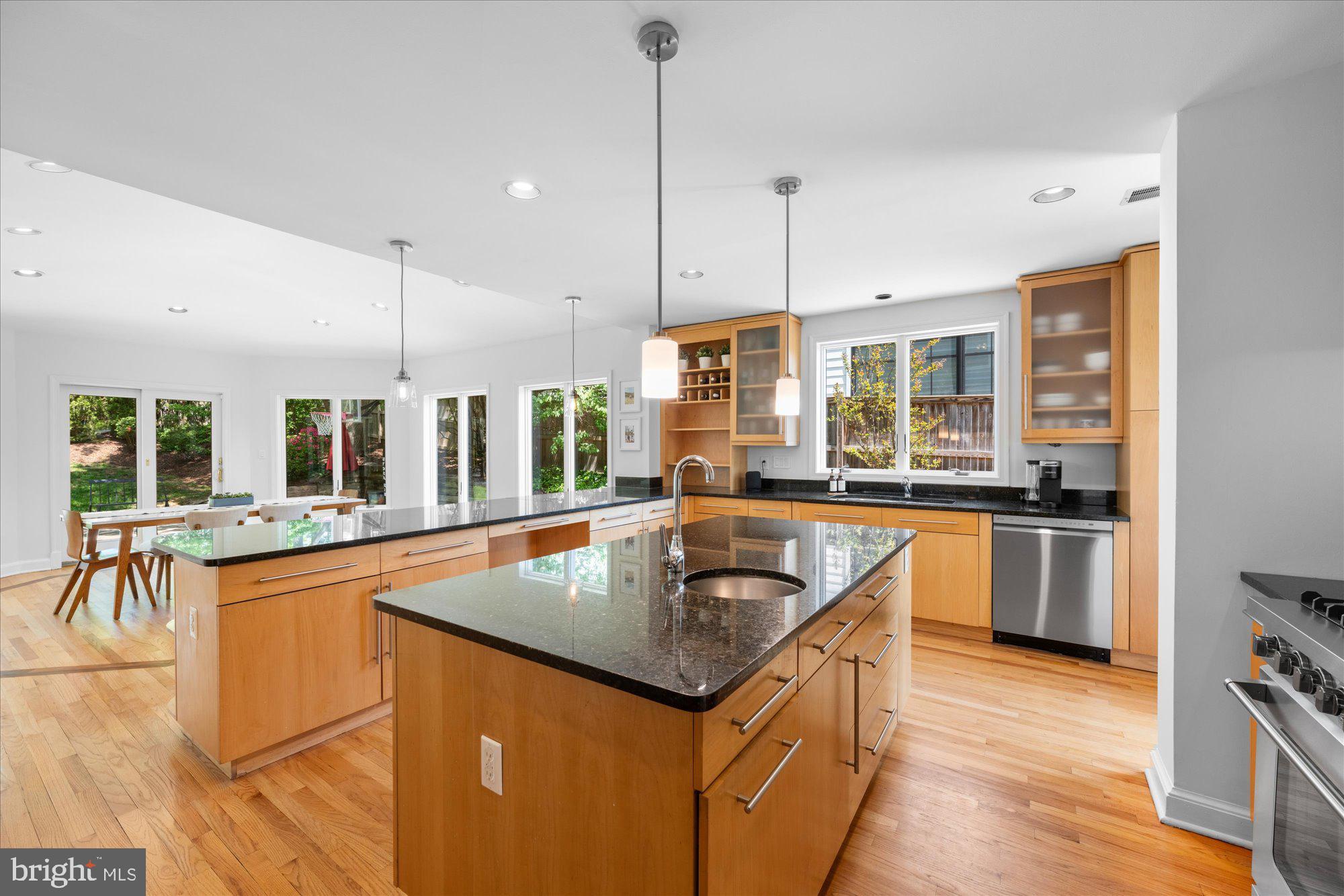 BRADLEY HILLS - Residential