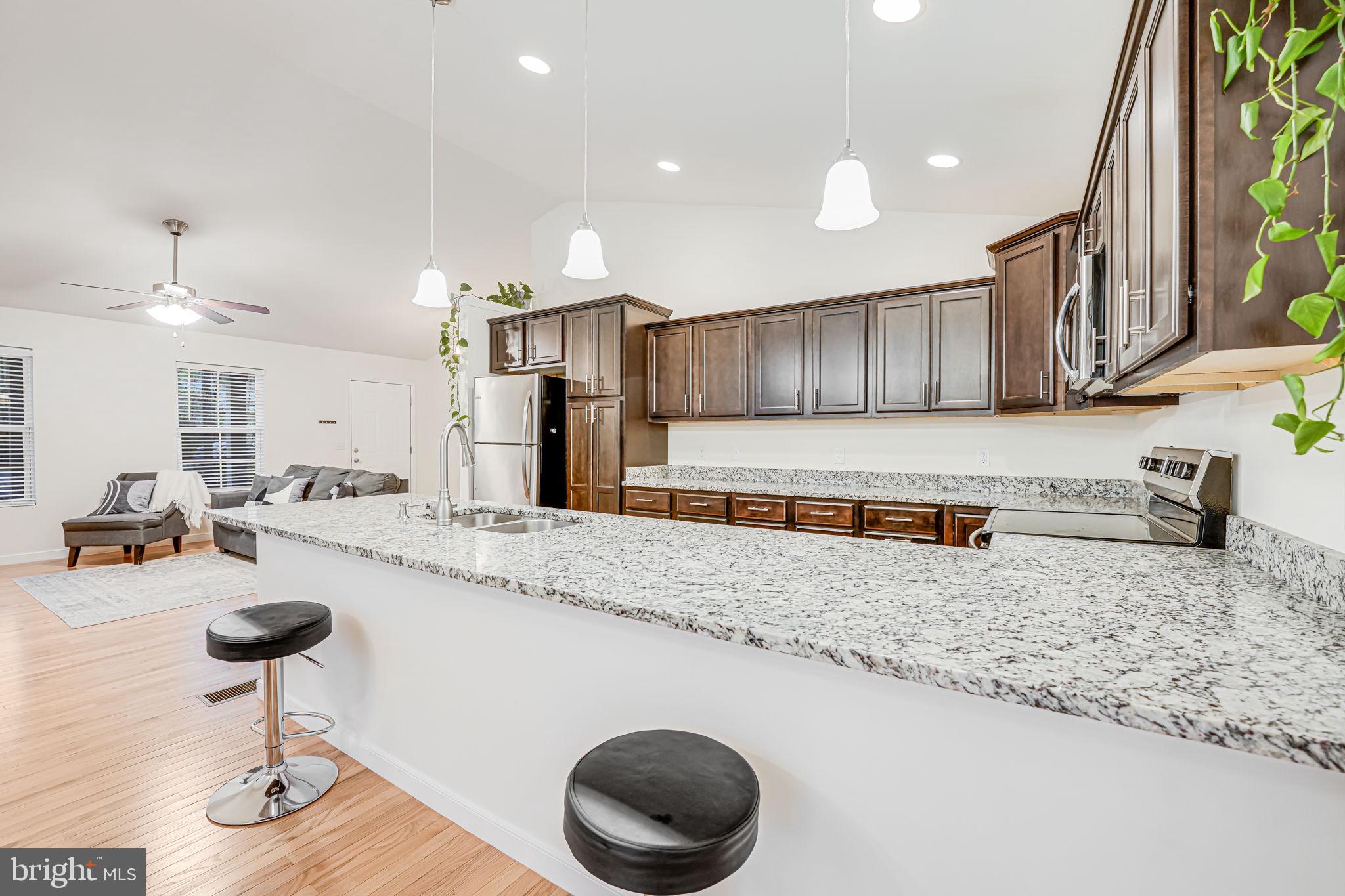 LAKE LAND OR - Residential