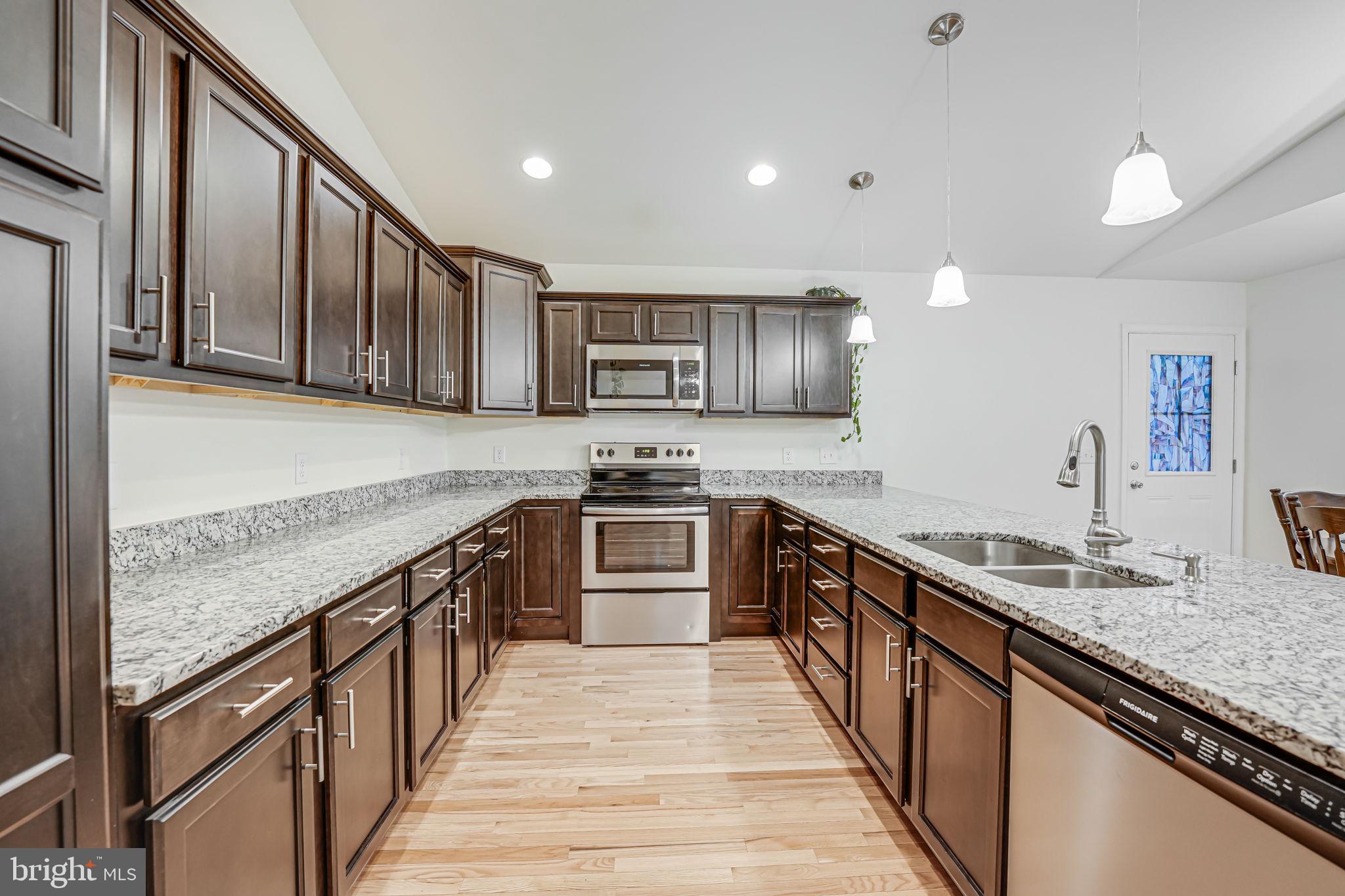 LAKE LAND OR - Residential