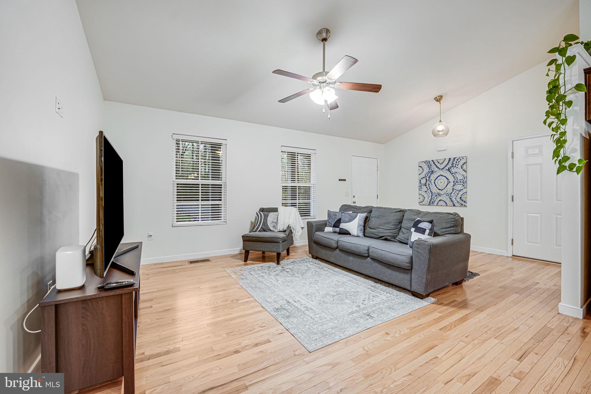 LAKE LAND OR - Residential