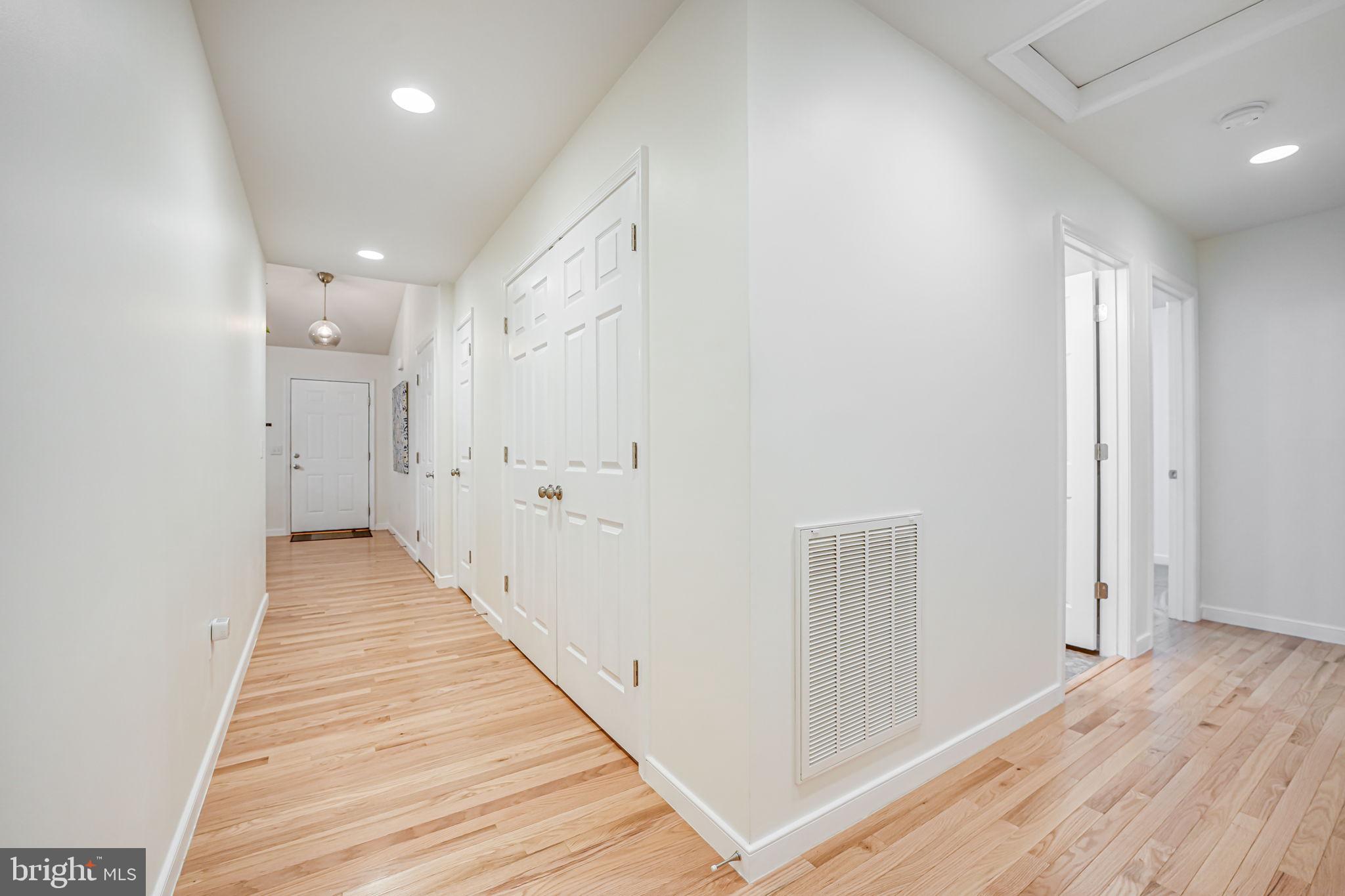 LAKE LAND OR - Residential