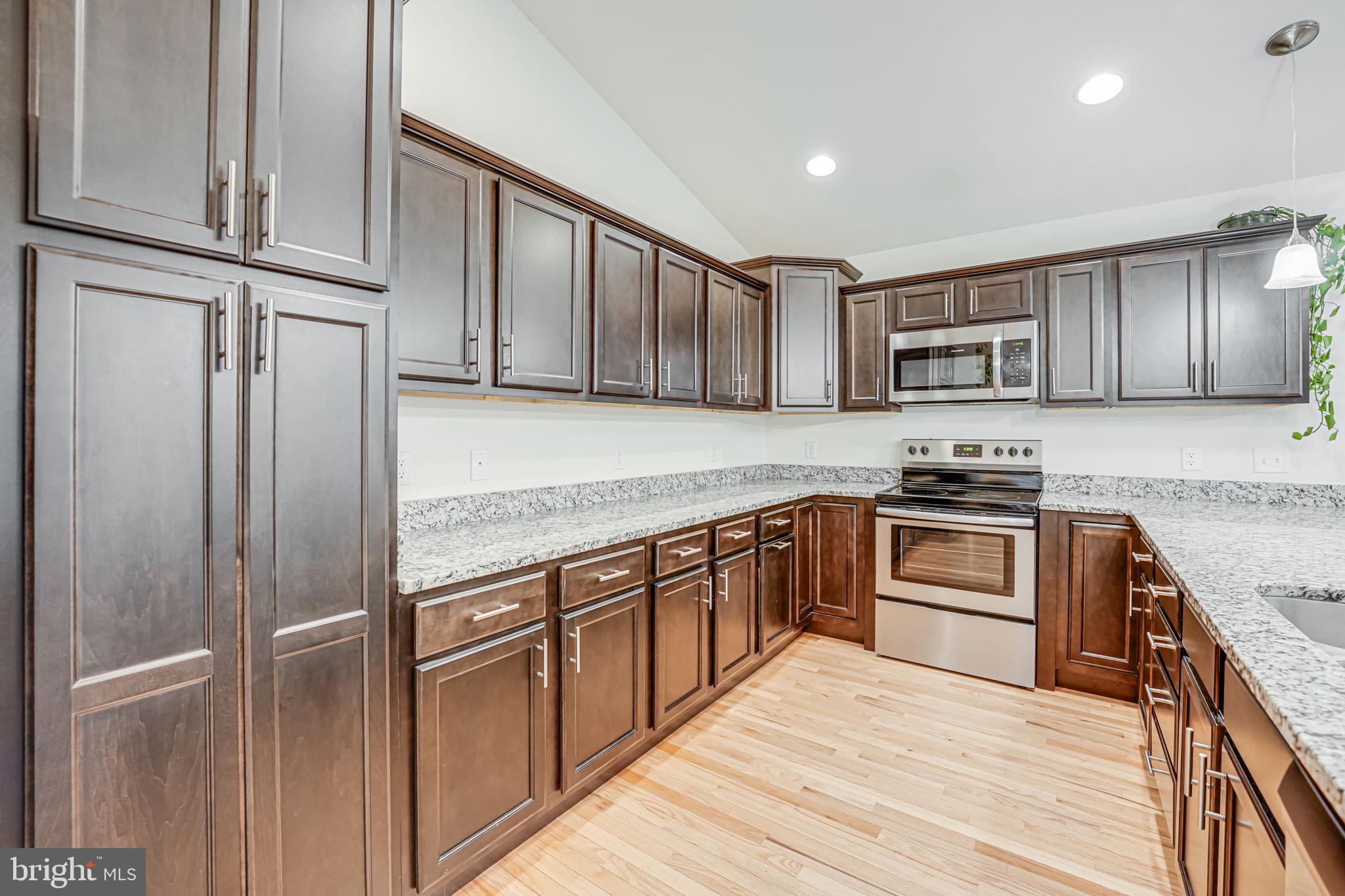 LAKE LAND OR - Residential