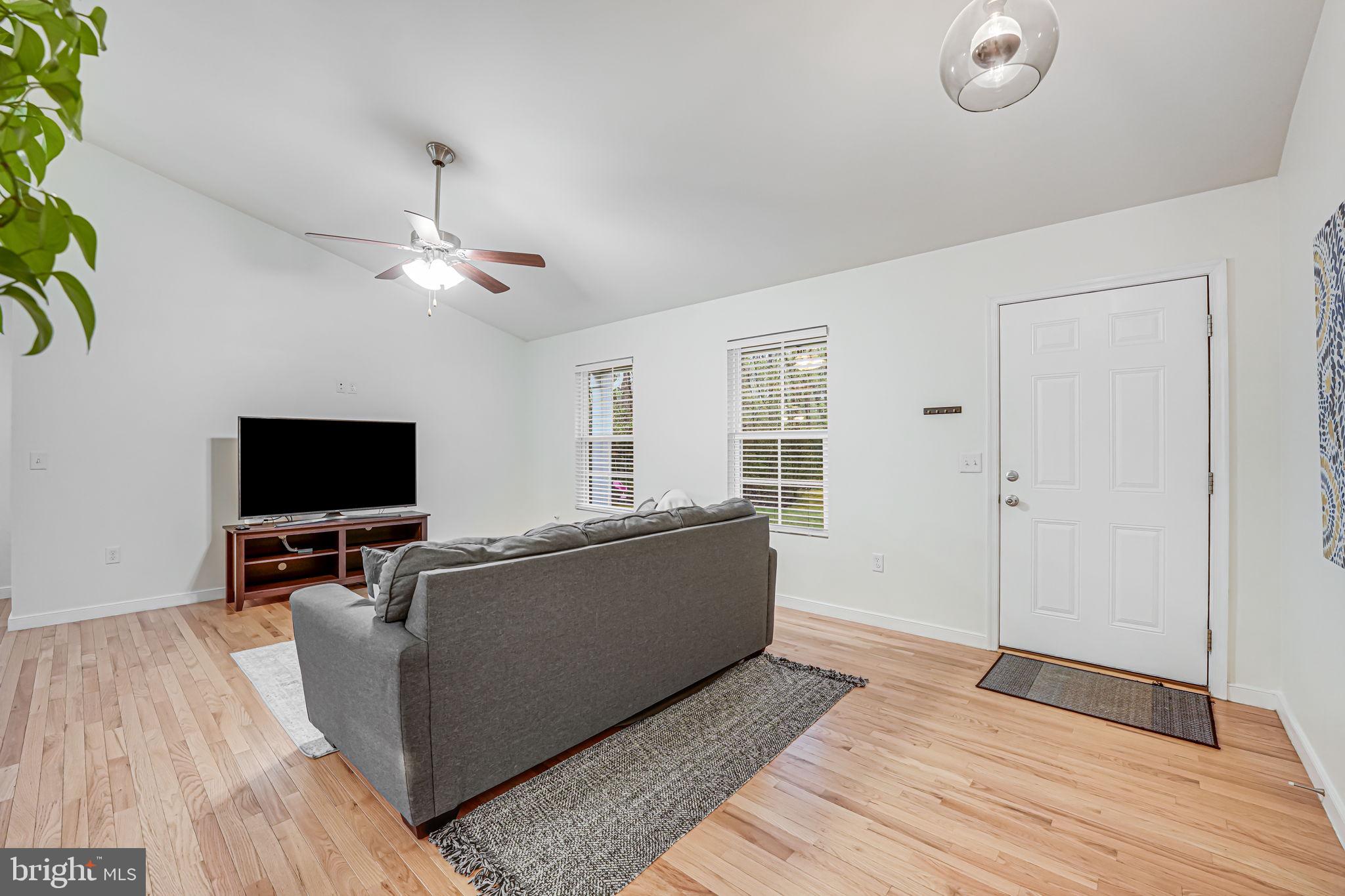 LAKE LAND OR - Residential