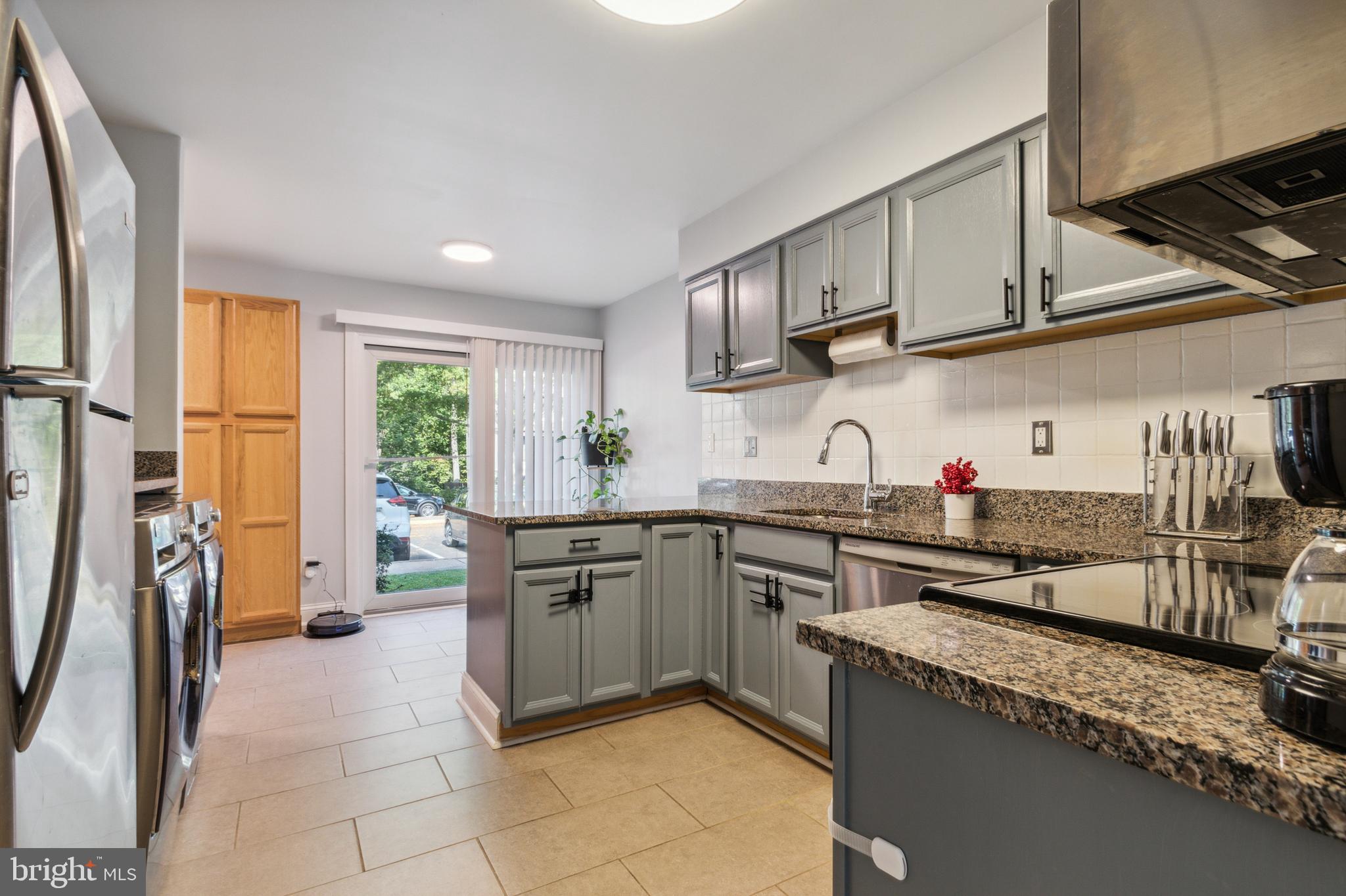 RESTON - Residential