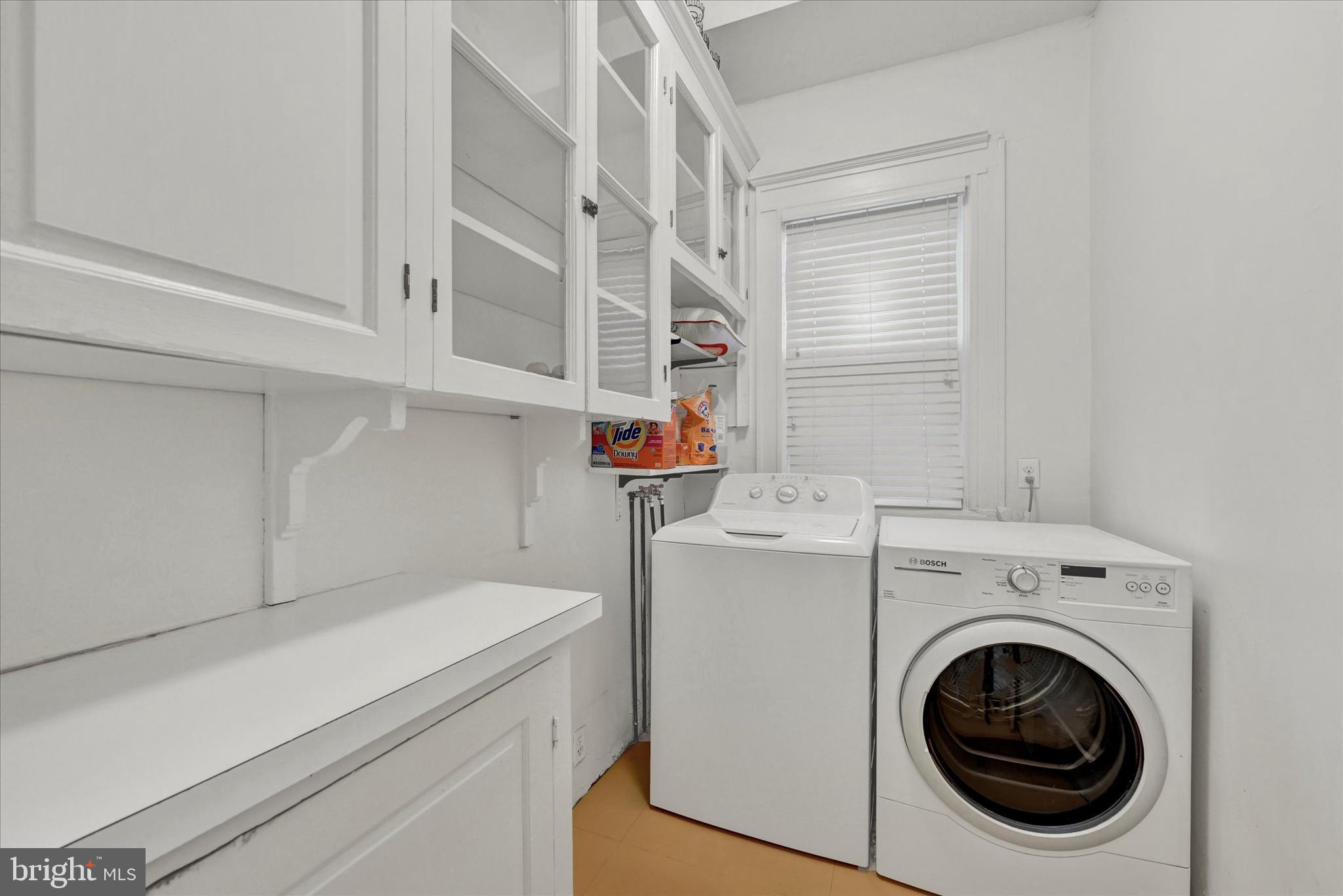 ROLAND PARK - Residential