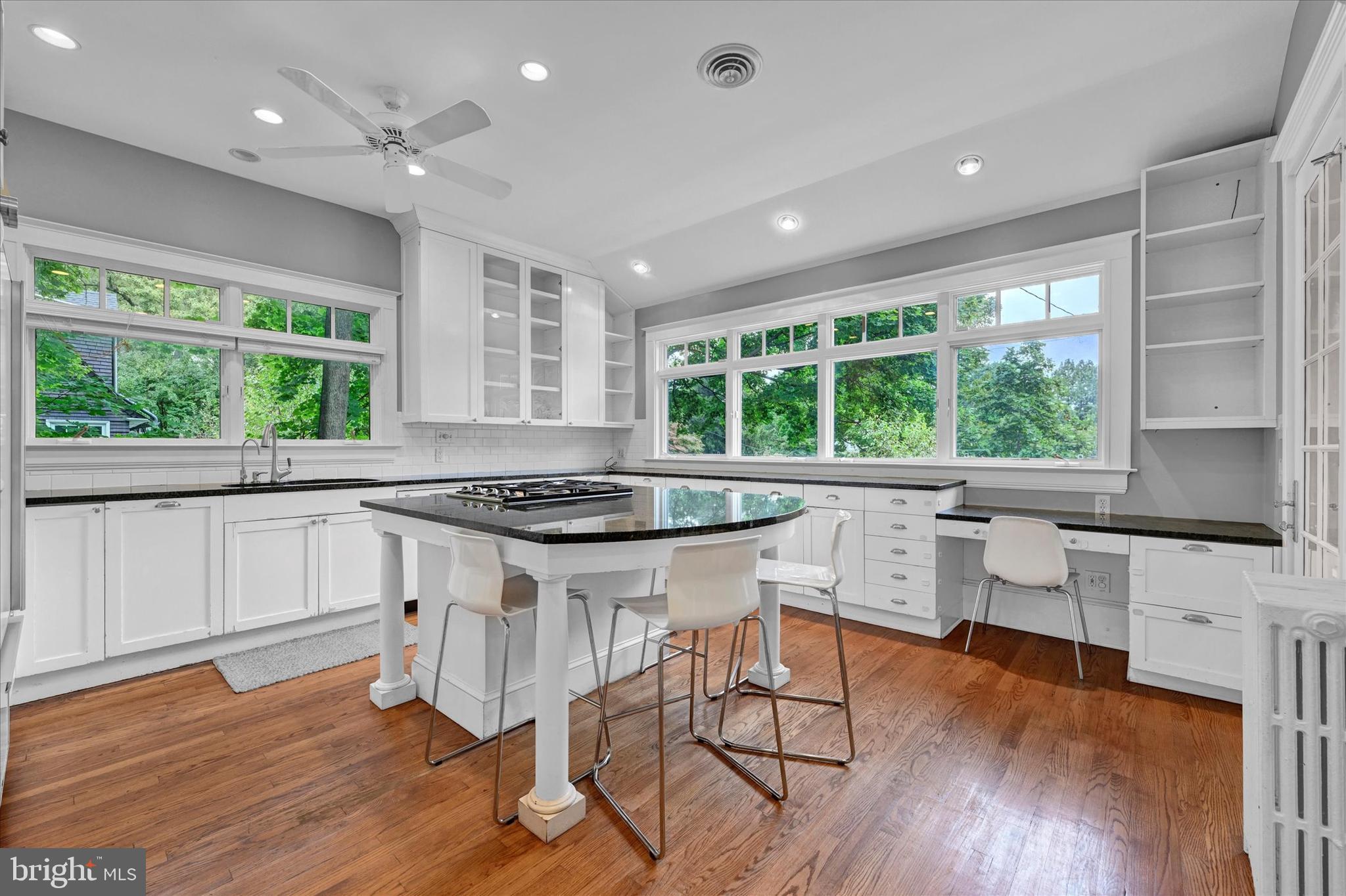 ROLAND PARK - Residential