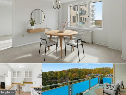 Photo of 10201 Grosvenor Place #1001, ROCKVILLE, MD 20852 (MLS # MDMC2213076)