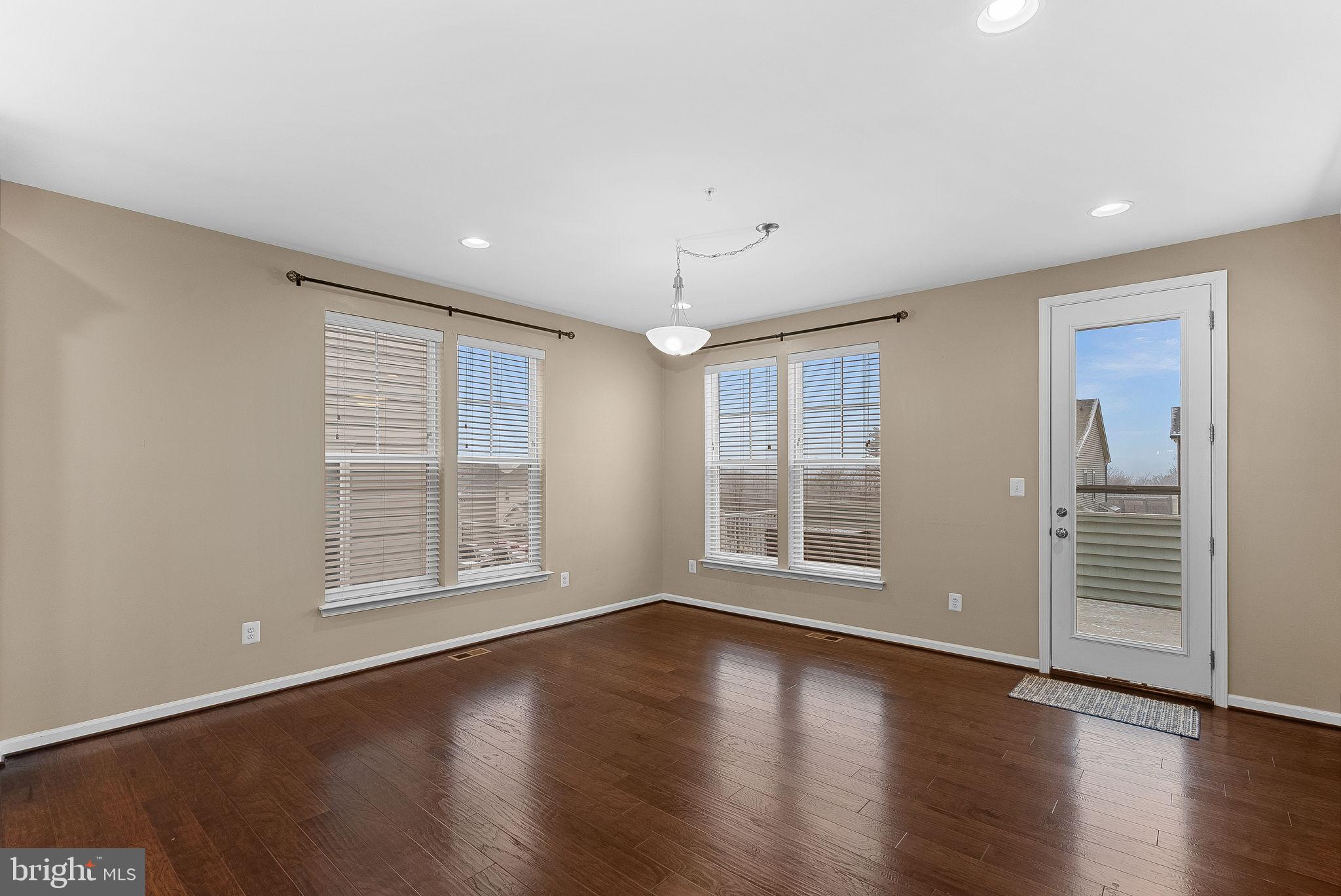 TALLYN RIDGE - Residential