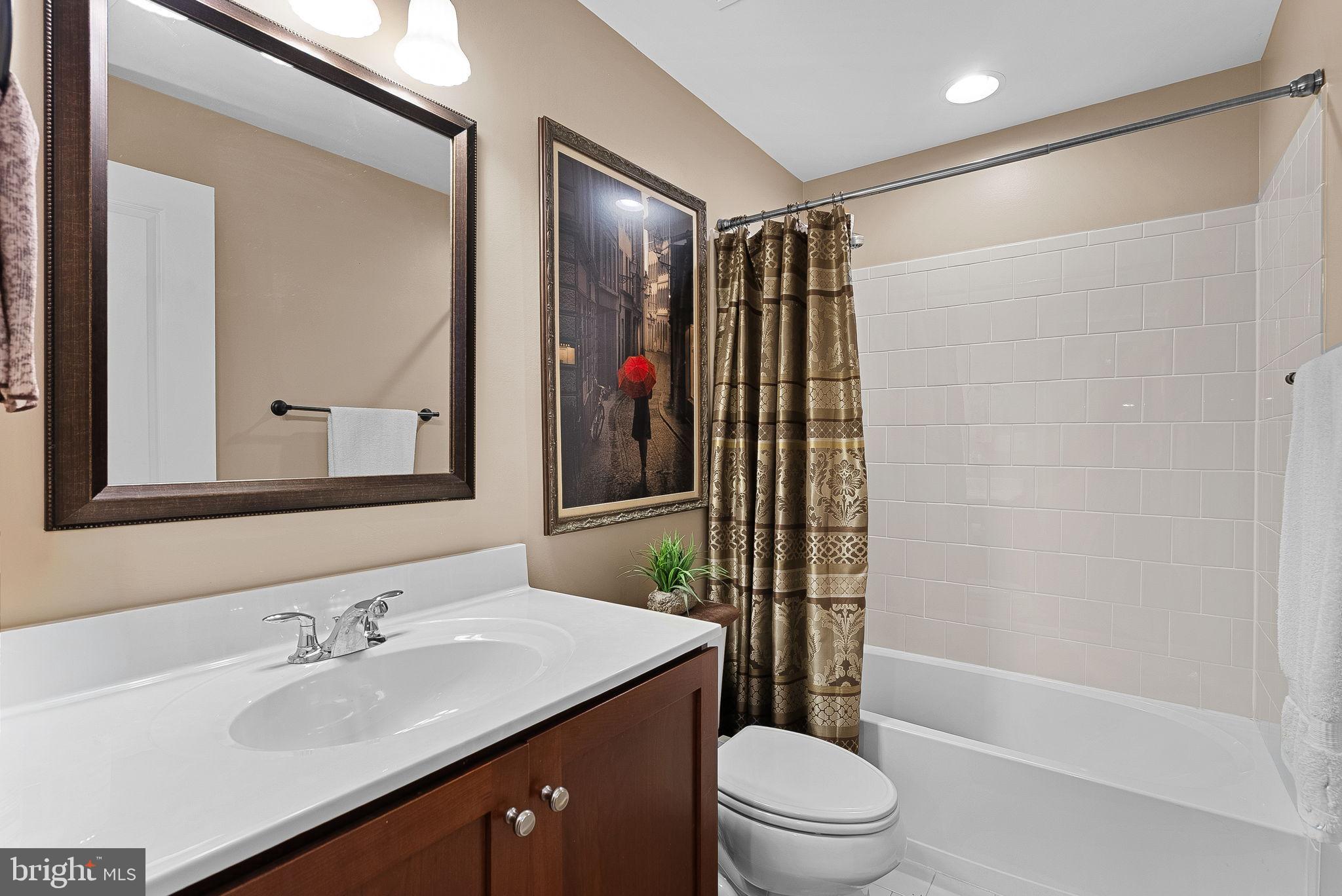 TALLYN RIDGE - Residential