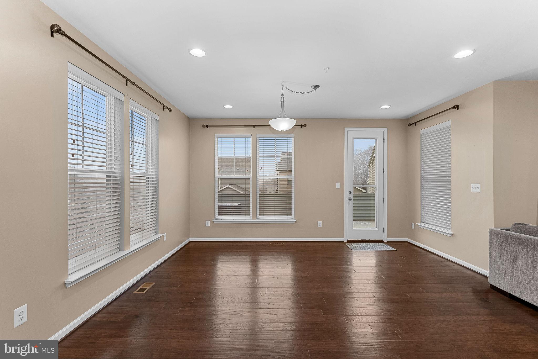 TALLYN RIDGE - Residential