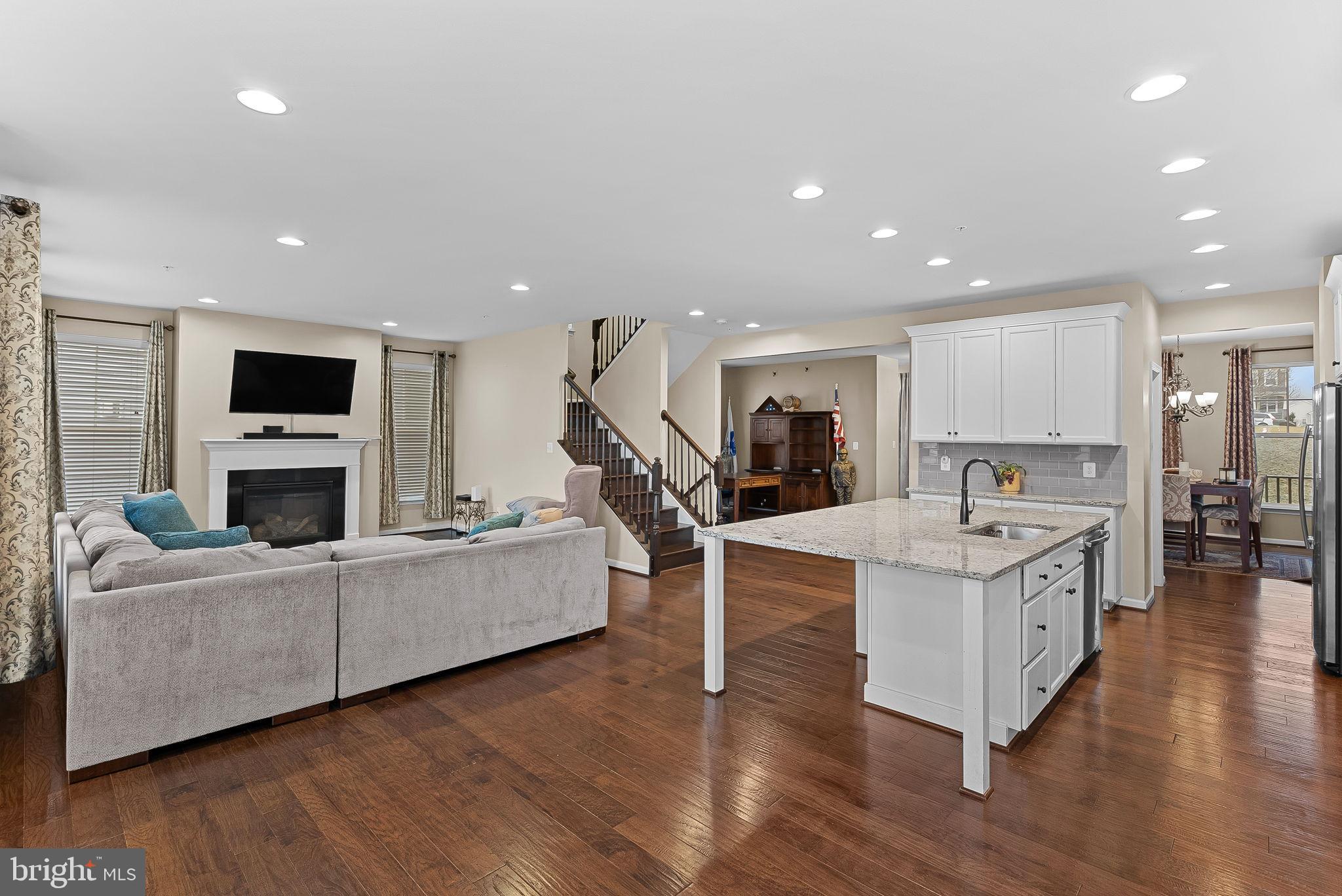 TALLYN RIDGE - Residential