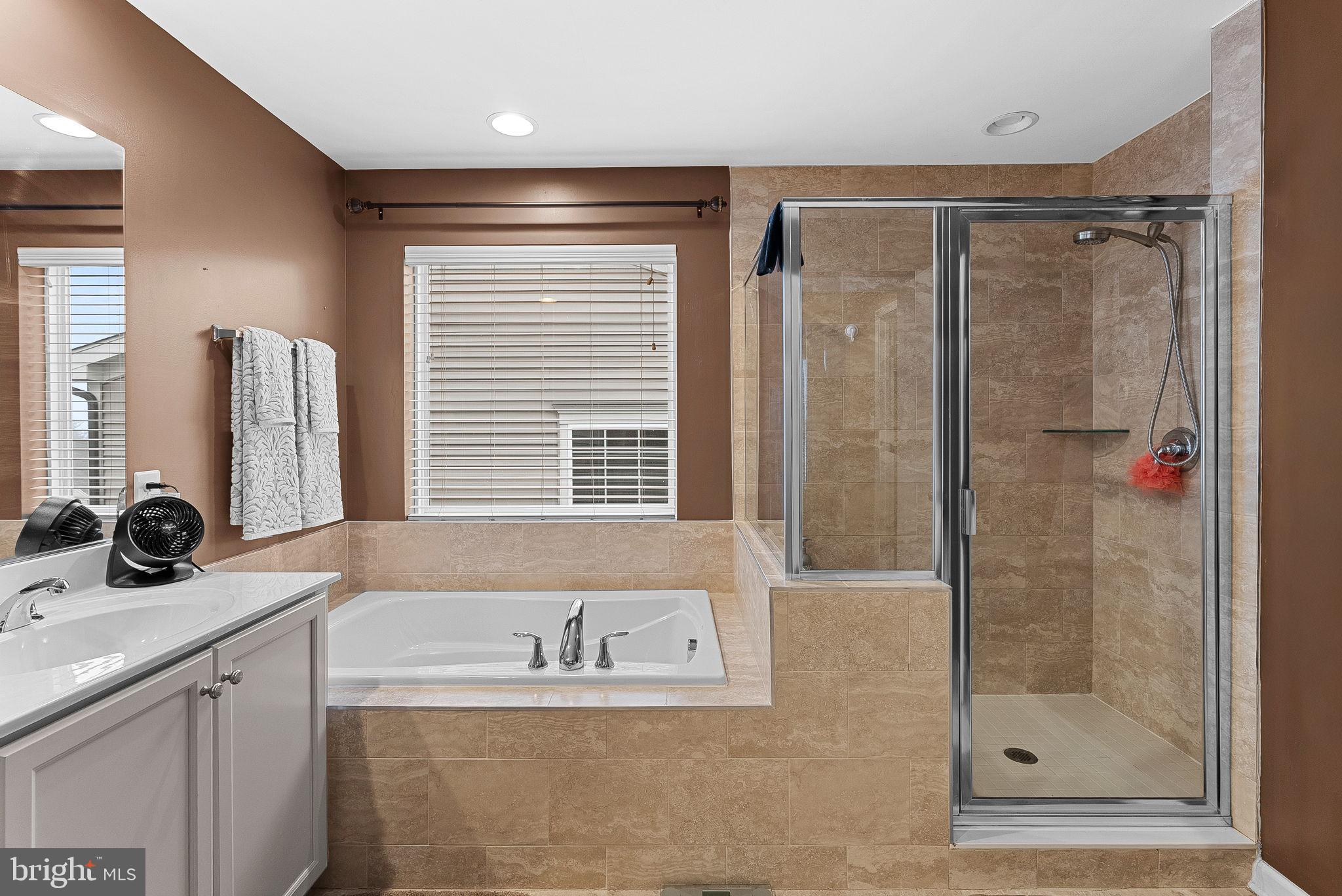 TALLYN RIDGE - Residential