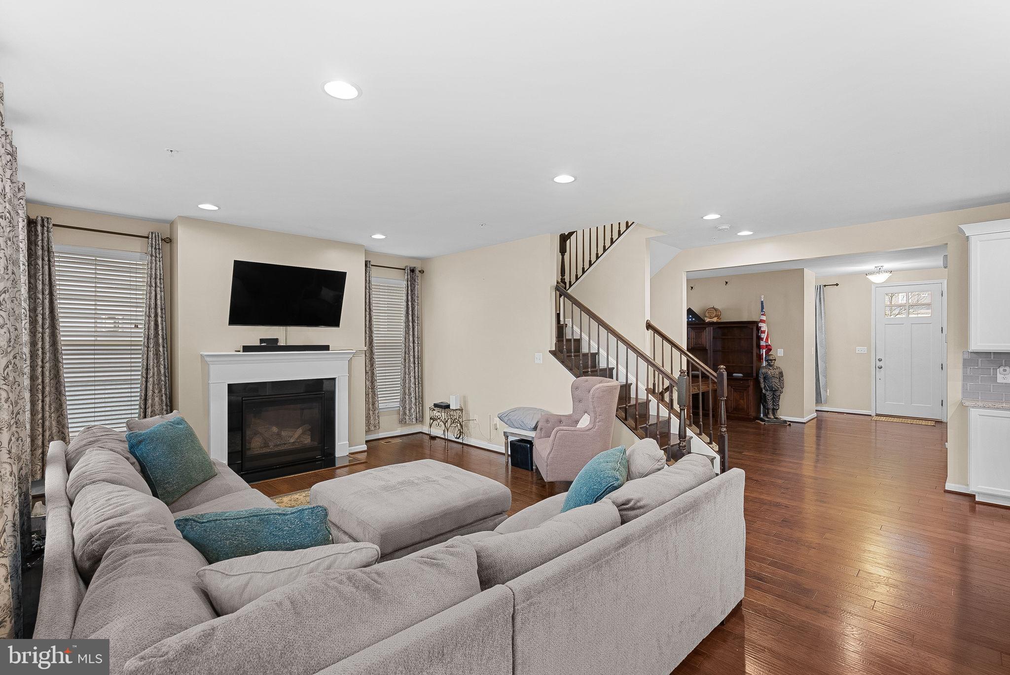 TALLYN RIDGE - Residential