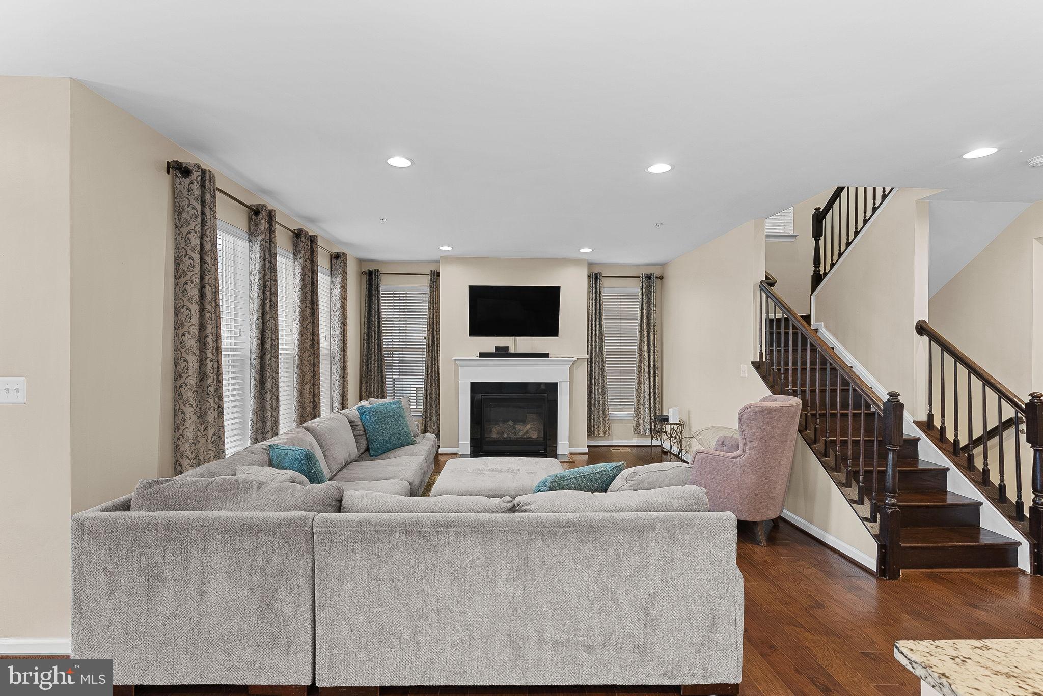 TALLYN RIDGE - Residential