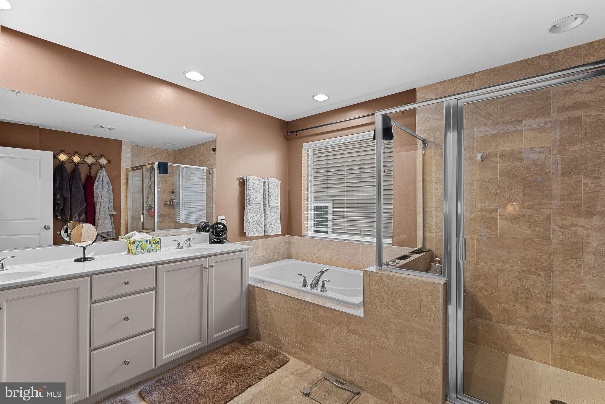 TALLYN RIDGE - Residential